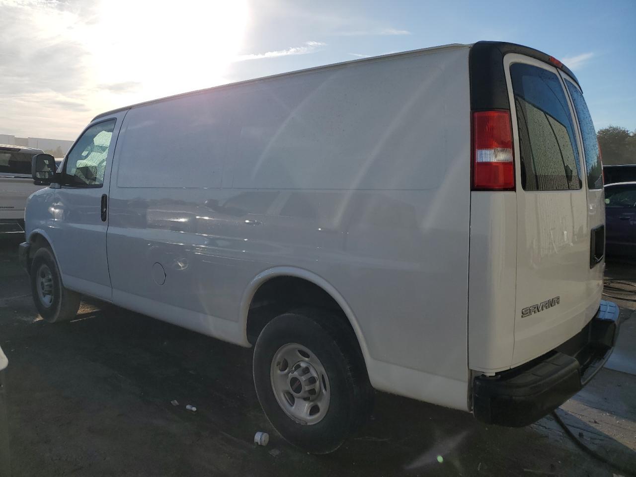 Photo 1 VIN: 1GTW7AFP8M1199055 - GMC SAVANA 