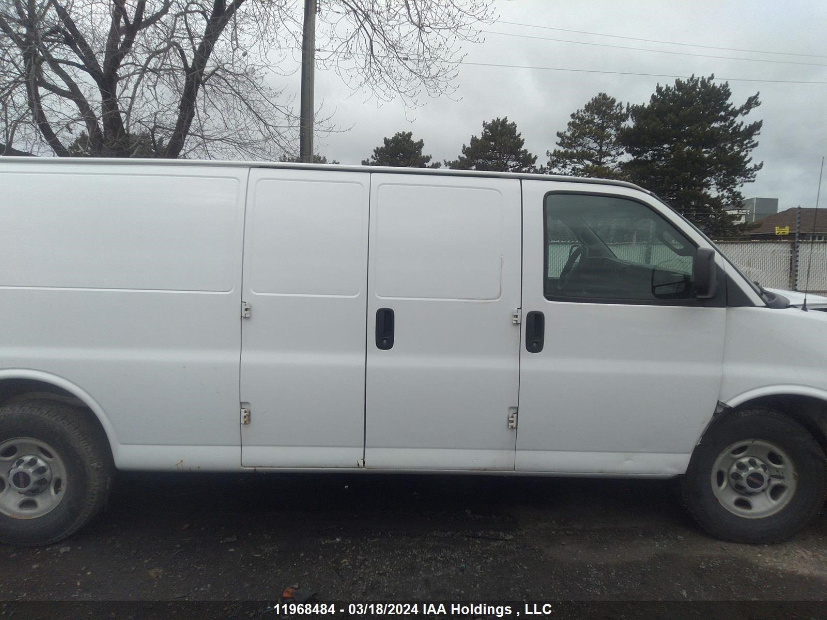 Photo 13 VIN: 1GTW7BFF6H1108819 - GMC SAVANA 