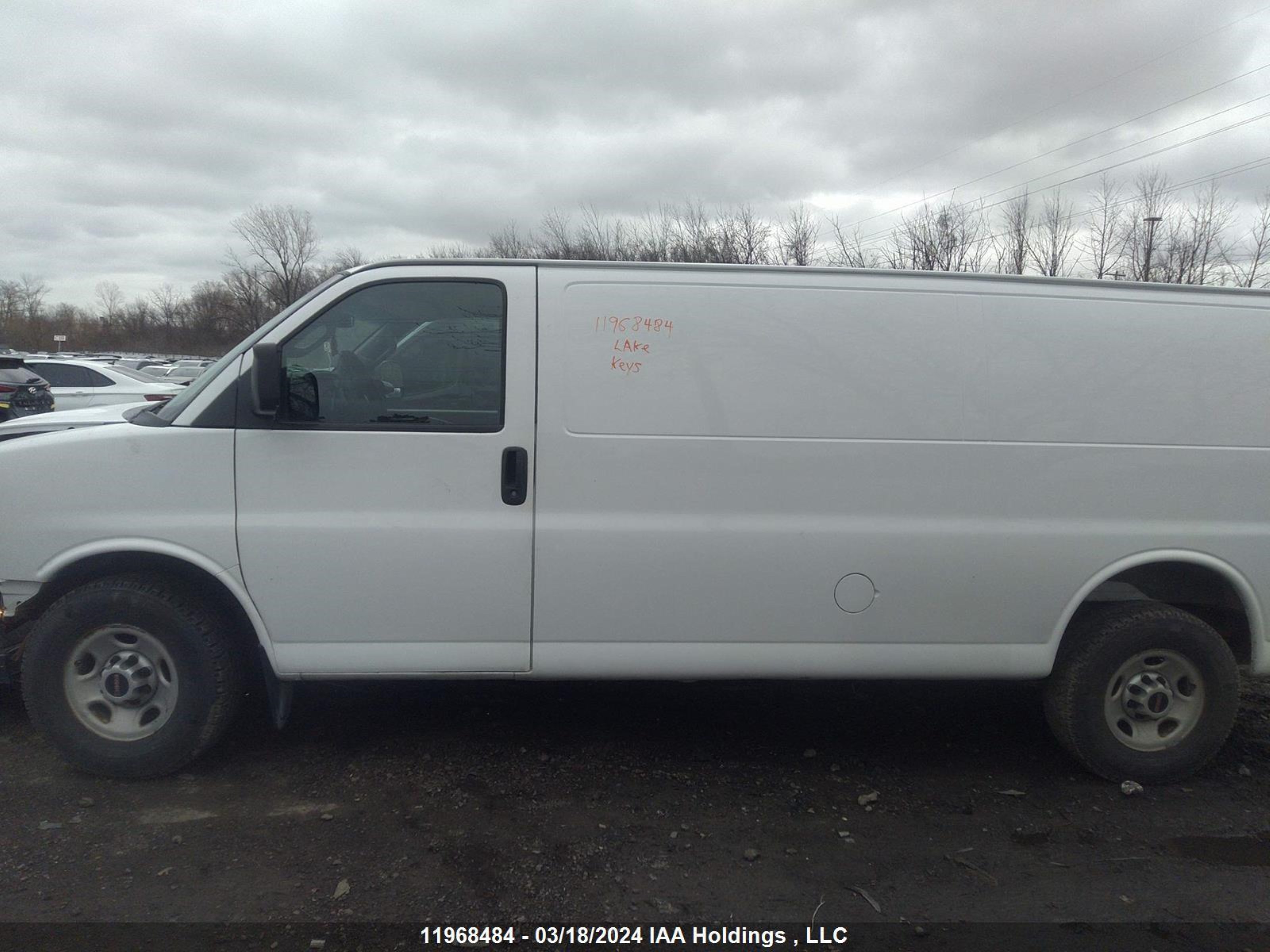 Photo 14 VIN: 1GTW7BFF6H1108819 - GMC SAVANA 