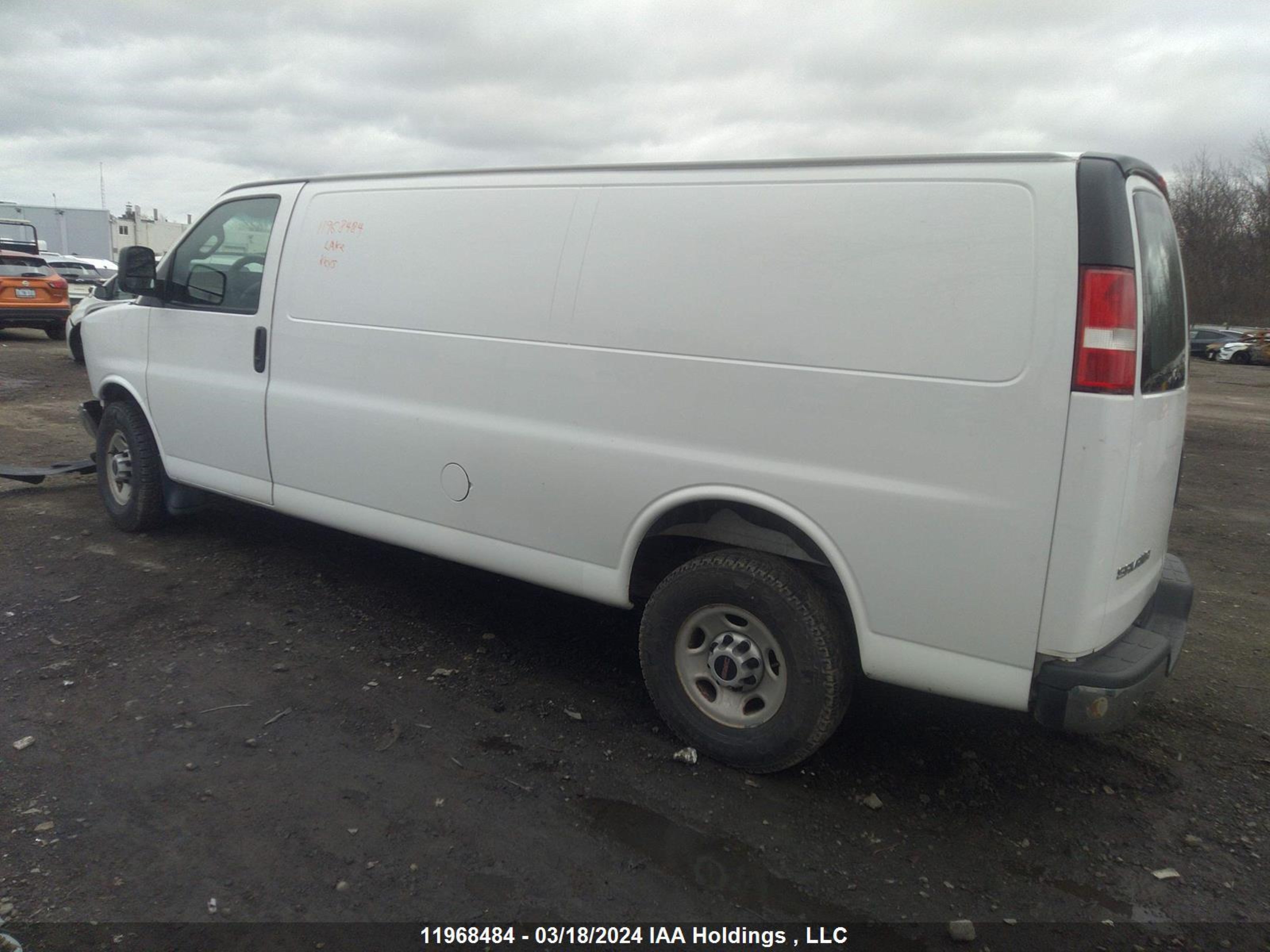 Photo 2 VIN: 1GTW7BFF6H1108819 - GMC SAVANA 