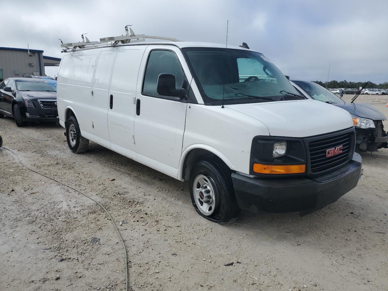 Photo 3 VIN: 1GTW7BFG1G1314282 - GMC SAVANA 