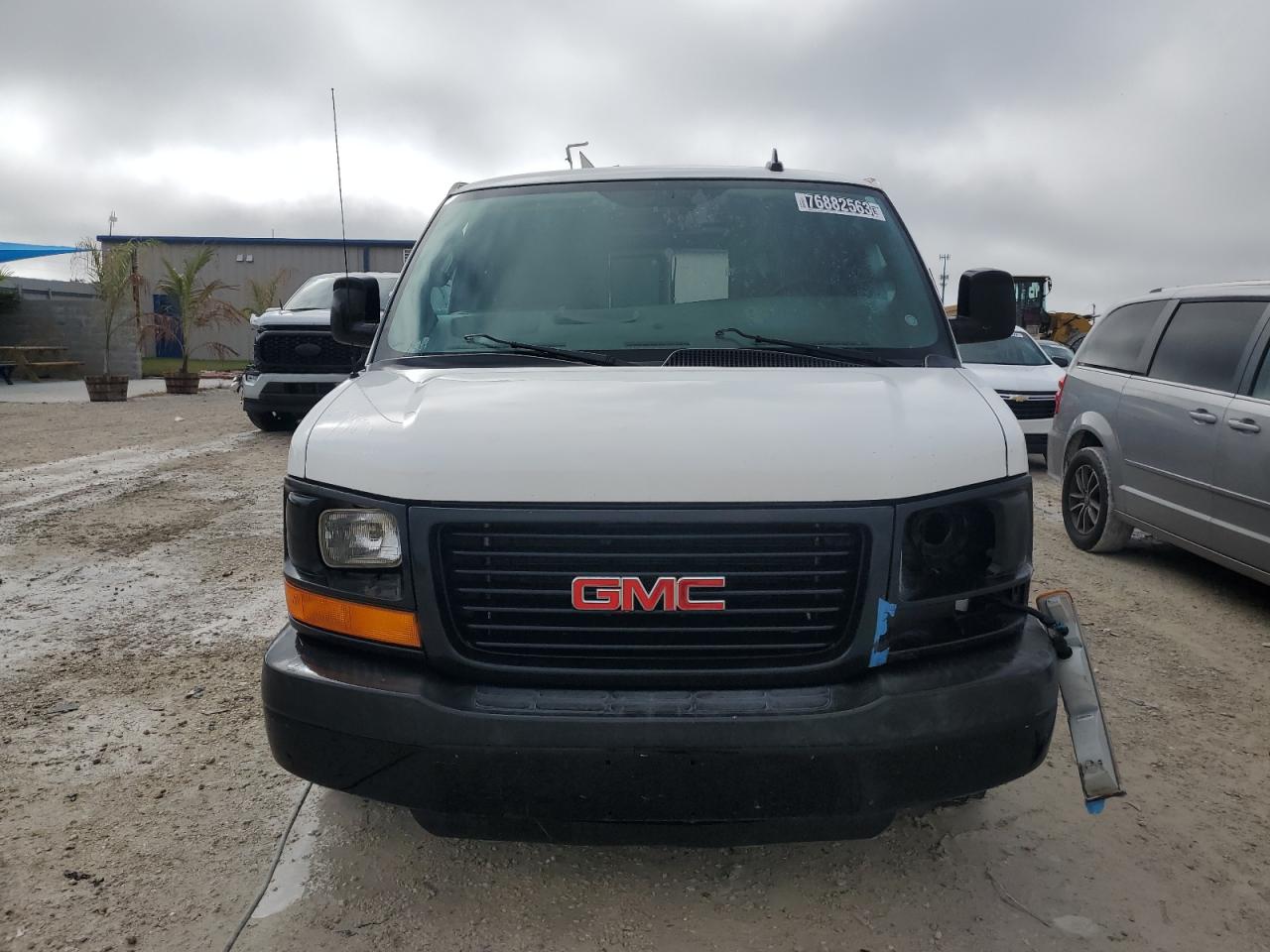 Photo 4 VIN: 1GTW7BFG1G1314282 - GMC SAVANA 