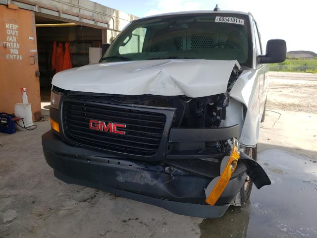 Photo 1 VIN: 1GTW7BFG4J1190208 - GMC SAVANA G25 