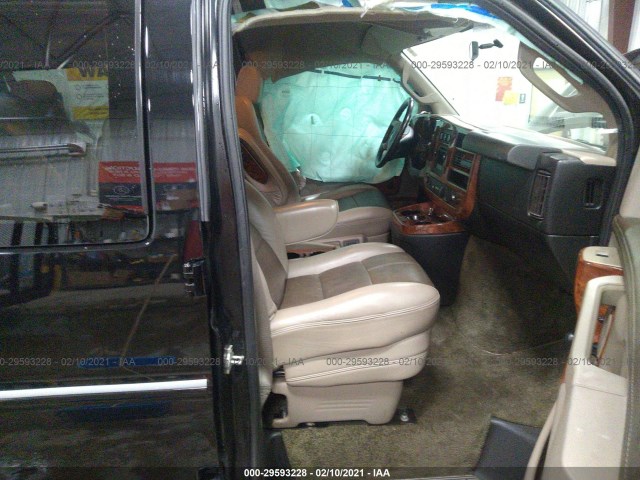 Photo 4 VIN: 1GTW7BFG7H1303482 - GMC SAVANA 