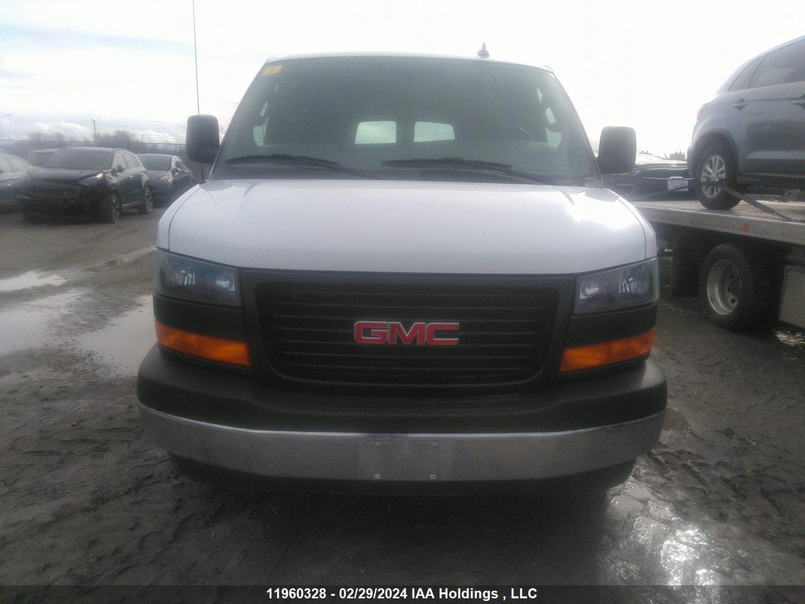 Photo 11 VIN: 1GTW7BFP0M1147697 - GMC SAVANA 