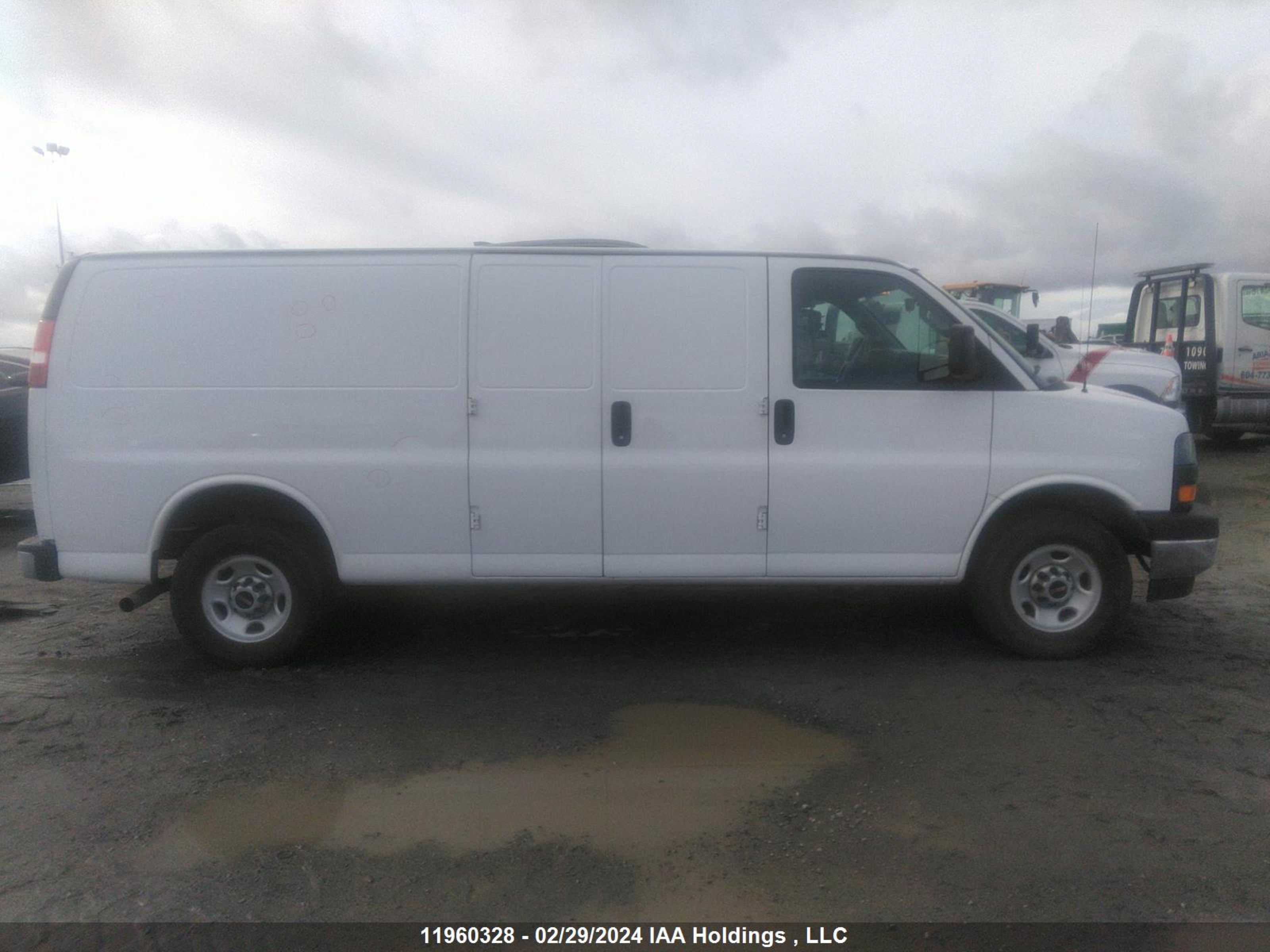 Photo 12 VIN: 1GTW7BFP0M1147697 - GMC SAVANA 