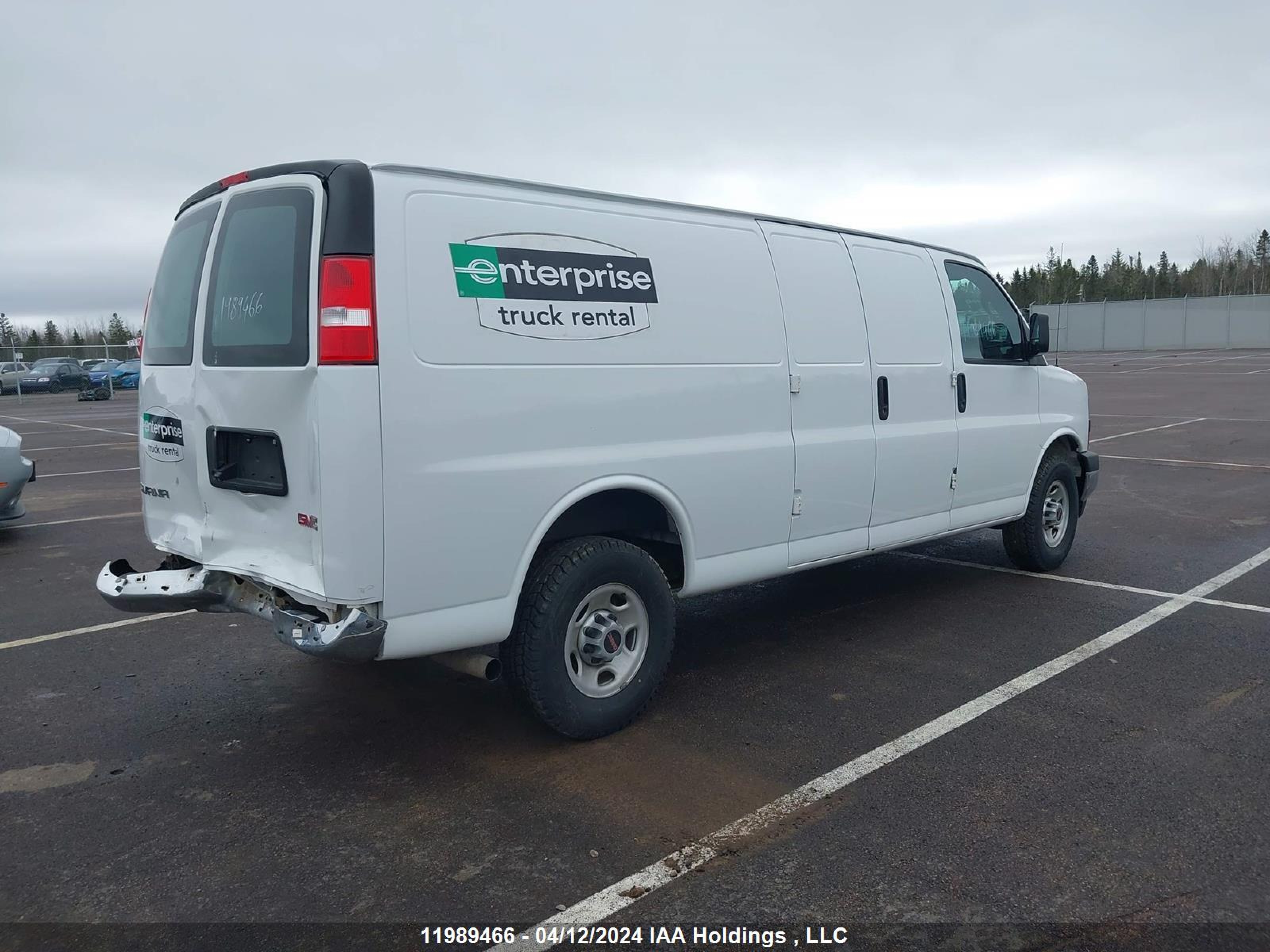 Photo 3 VIN: 1GTW7BFP3M1147807 - GMC SAVANA 