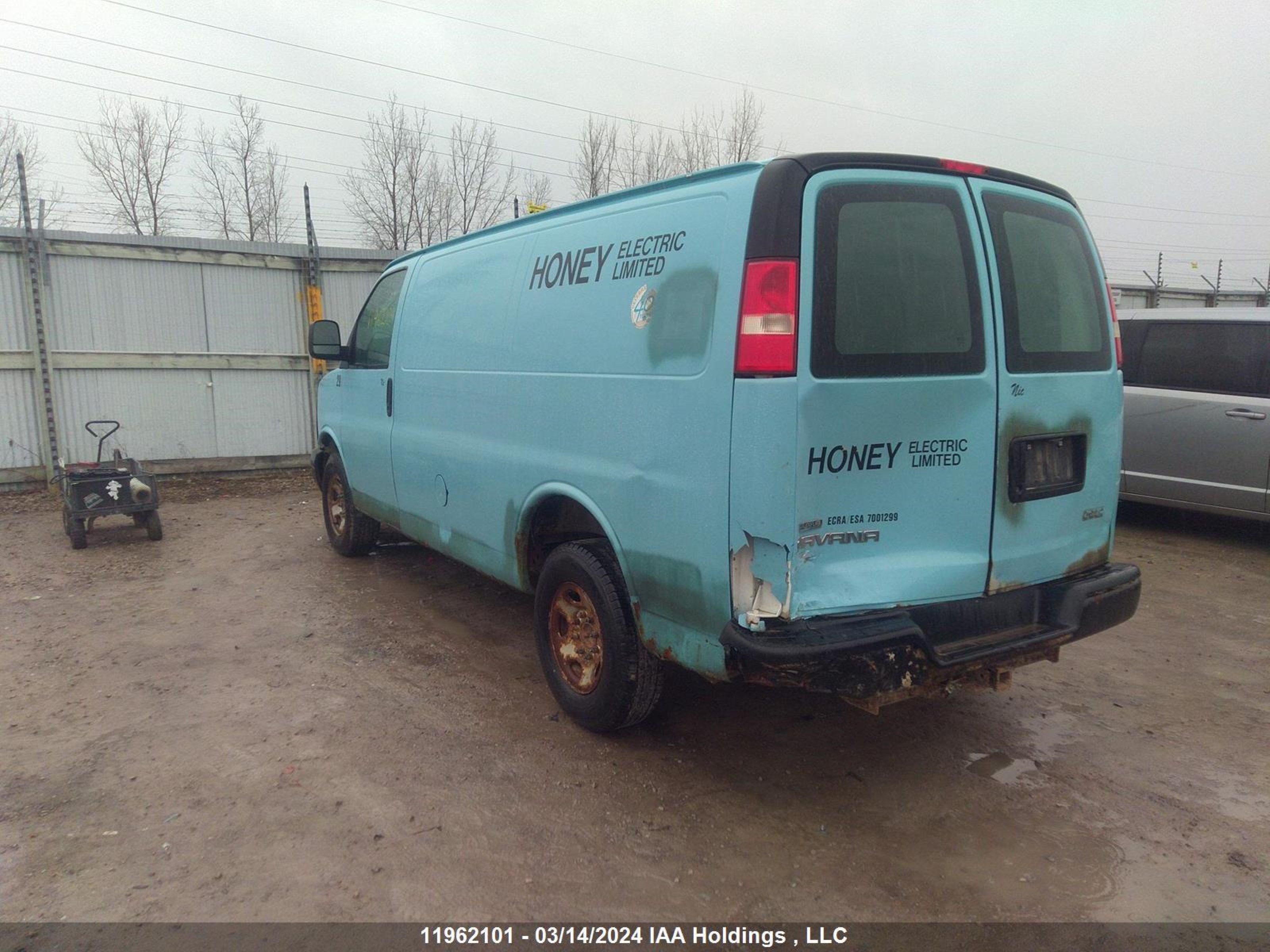 Photo 2 VIN: 1GTW7FBA2C1107919 - GMC SAVANA 