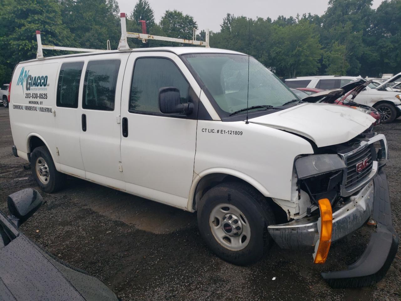 Photo 3 VIN: 1GTW7FCA2E1904334 - GMC SAVANA 