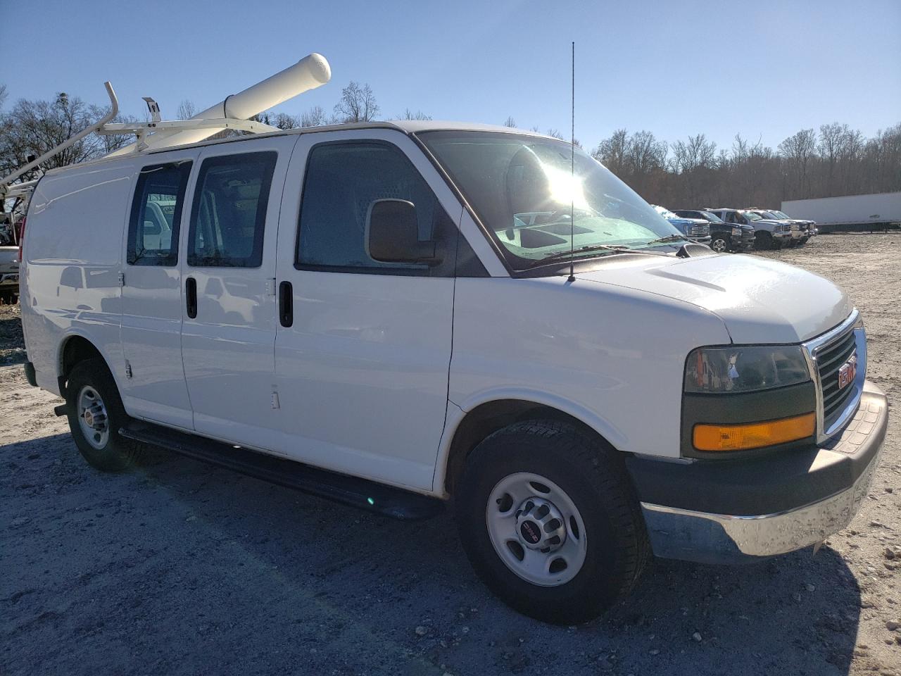 Photo 3 VIN: 1GTW7FCA2E1904592 - GMC SAVANA 