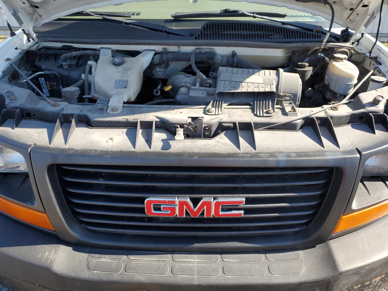 Photo 10 VIN: 1GTW7FCA4C1145747 - GMC SAVANA 