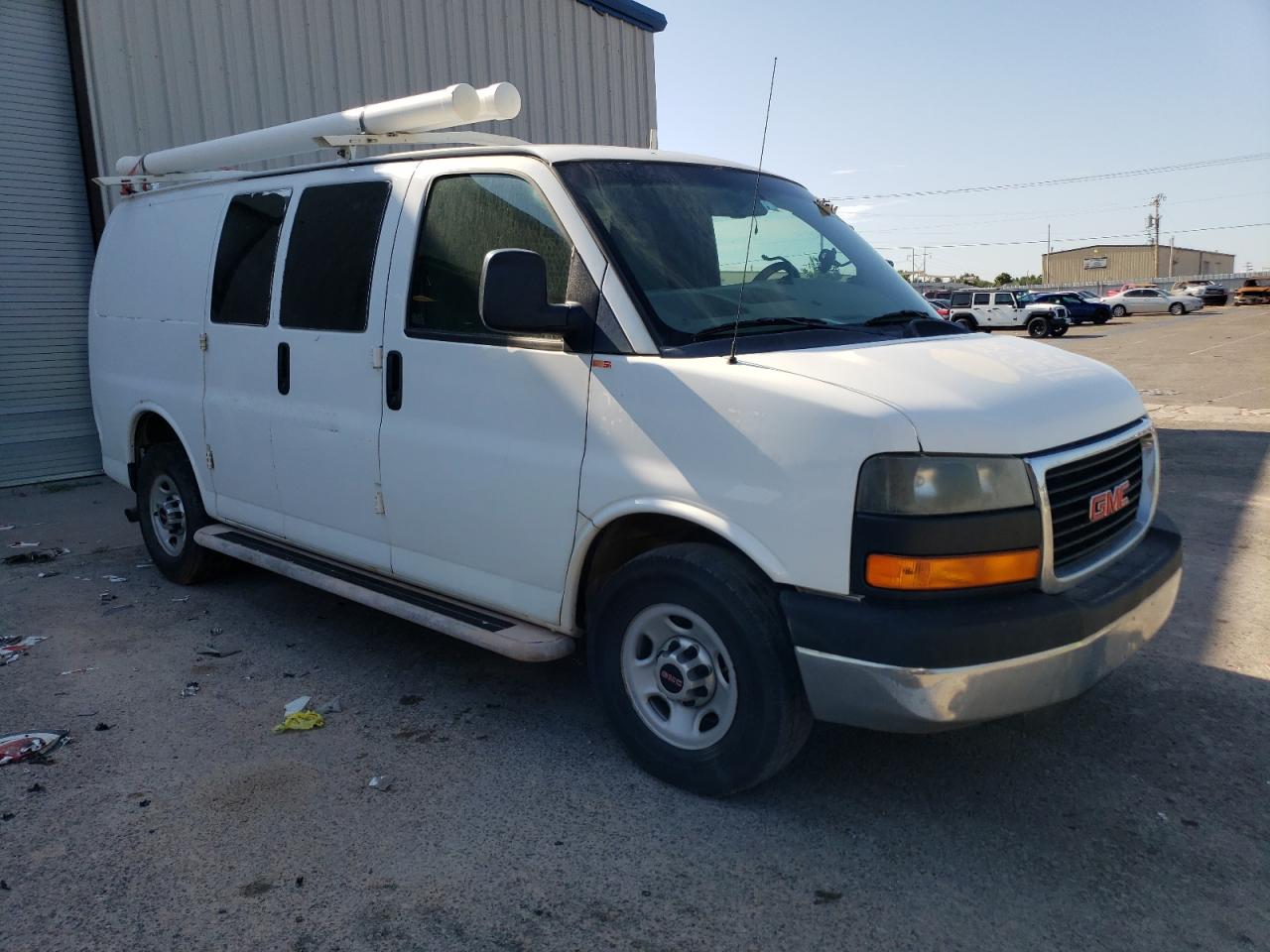 Photo 3 VIN: 1GTW7FCA8E1908338 - GMC SAVANA 