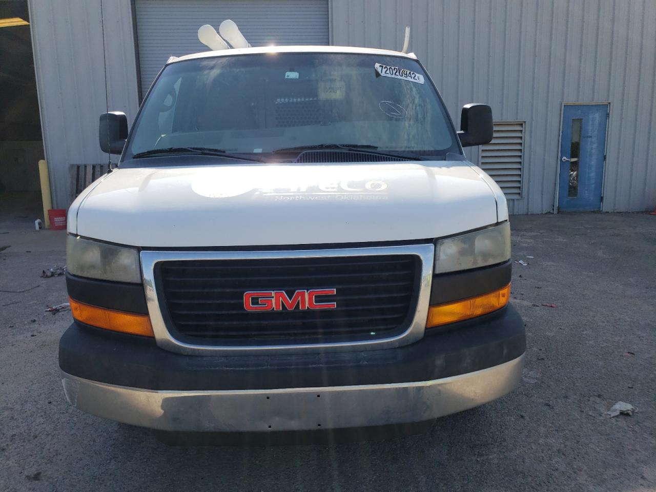 Photo 4 VIN: 1GTW7FCA8E1908338 - GMC SAVANA 