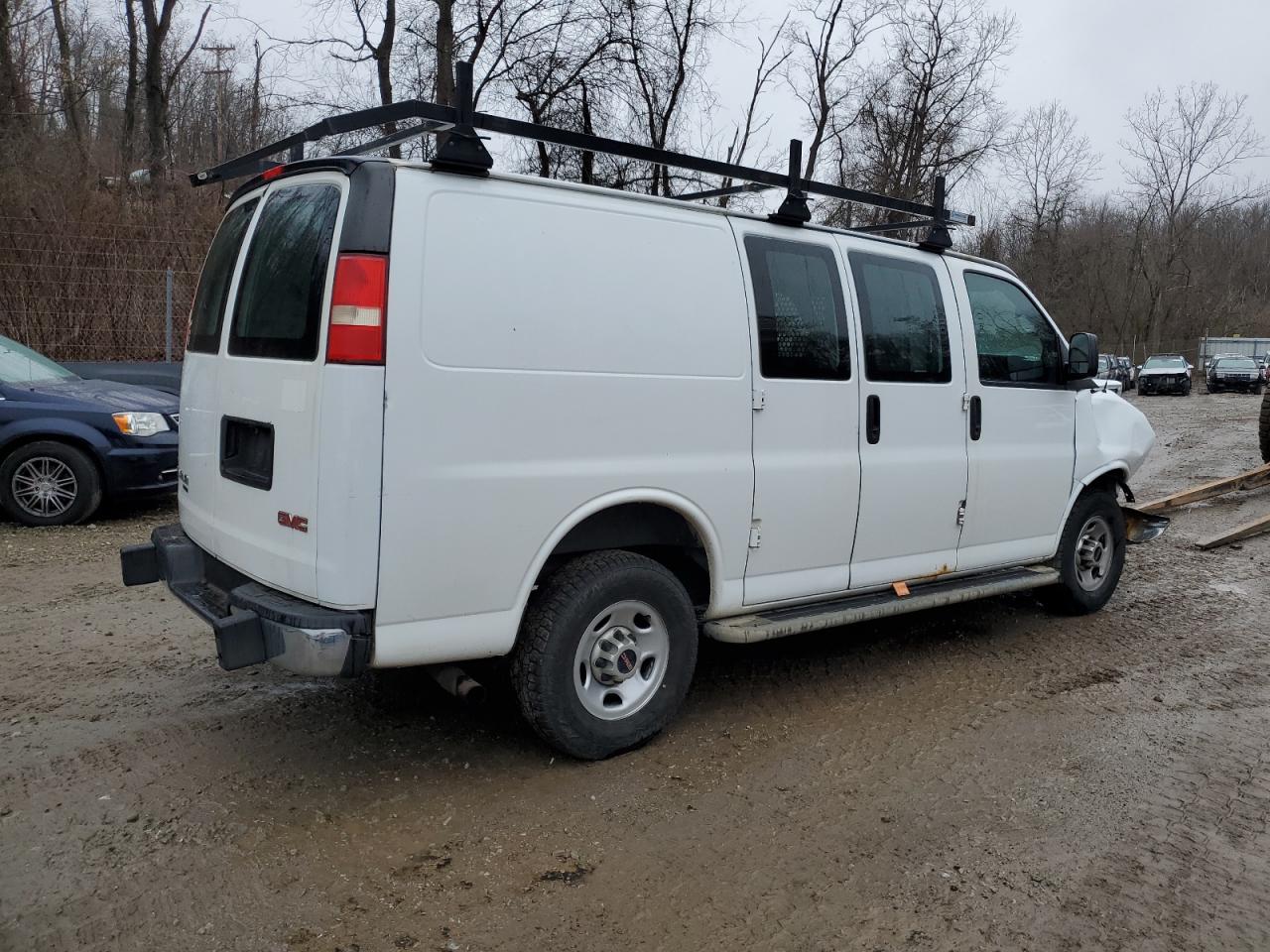 Photo 2 VIN: 1GTW7FCA9E1903987 - GMC SAVANA 