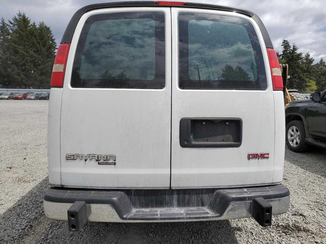 Photo 5 VIN: 1GTW7FCAXE1915811 - GMC SAVANA 