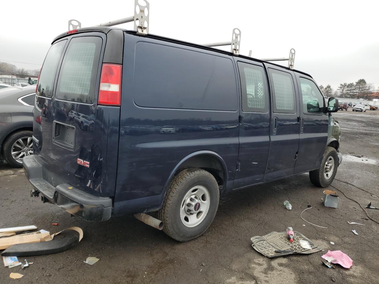 Photo 2 VIN: 1GTW7FCF3F1227579 - GMC SAVANA 