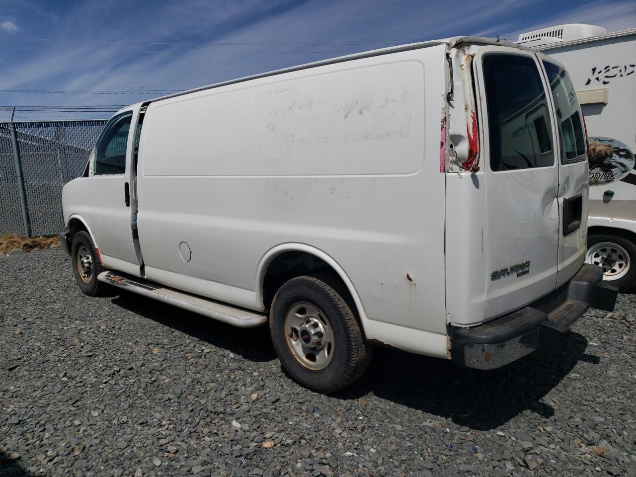 Photo 1 VIN: 1GTW7FCF5F1132893 - GMC SAVANA 