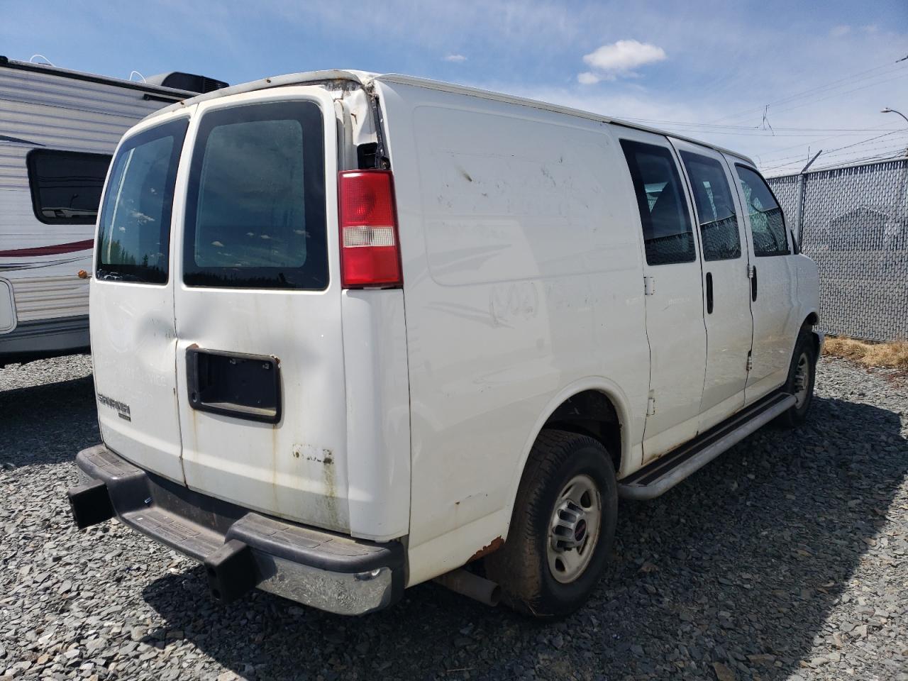 Photo 2 VIN: 1GTW7FCF5F1132893 - GMC SAVANA 