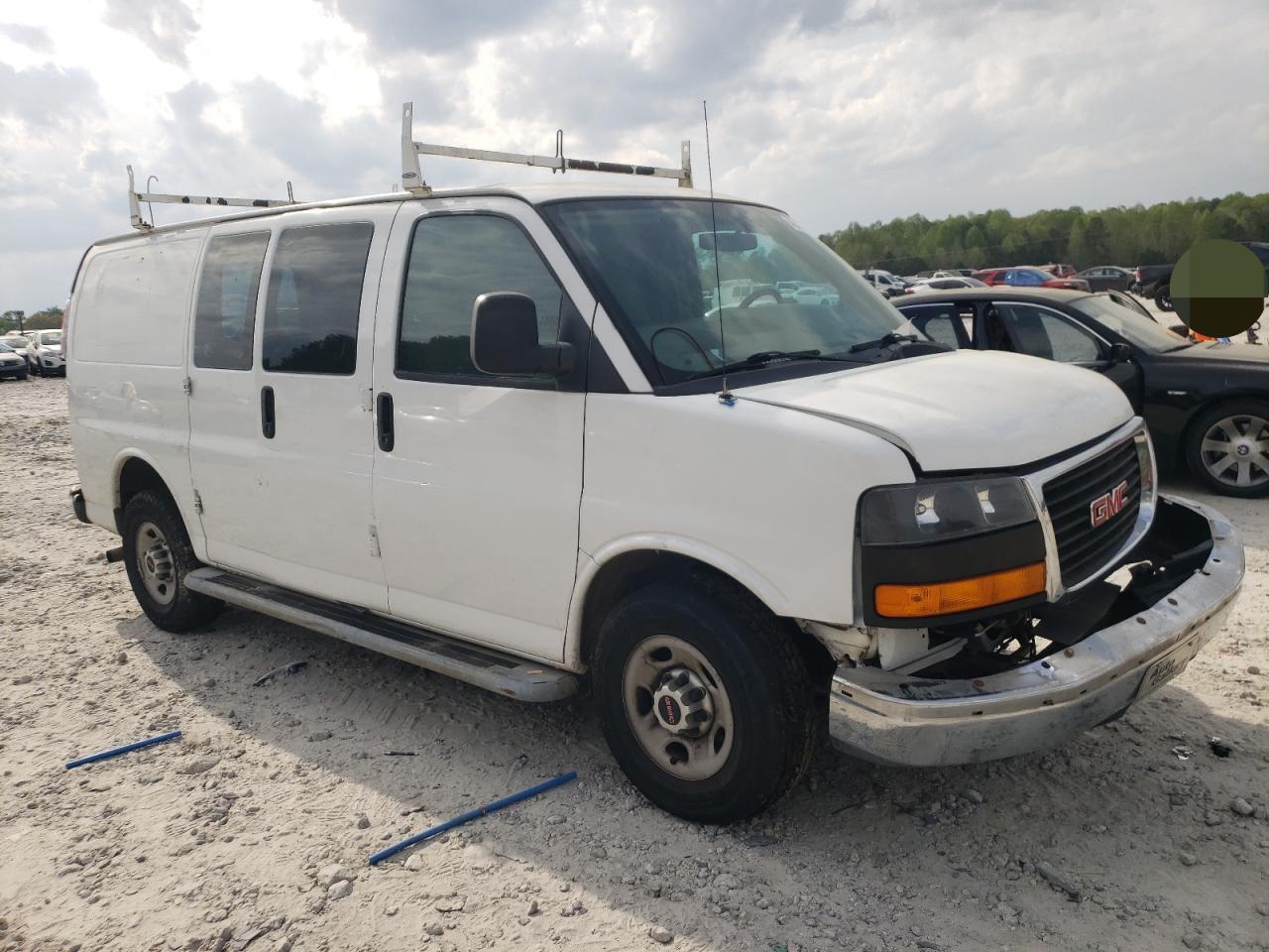 Photo 3 VIN: 1GTW7FCF6F1902387 - GMC SAVANA 