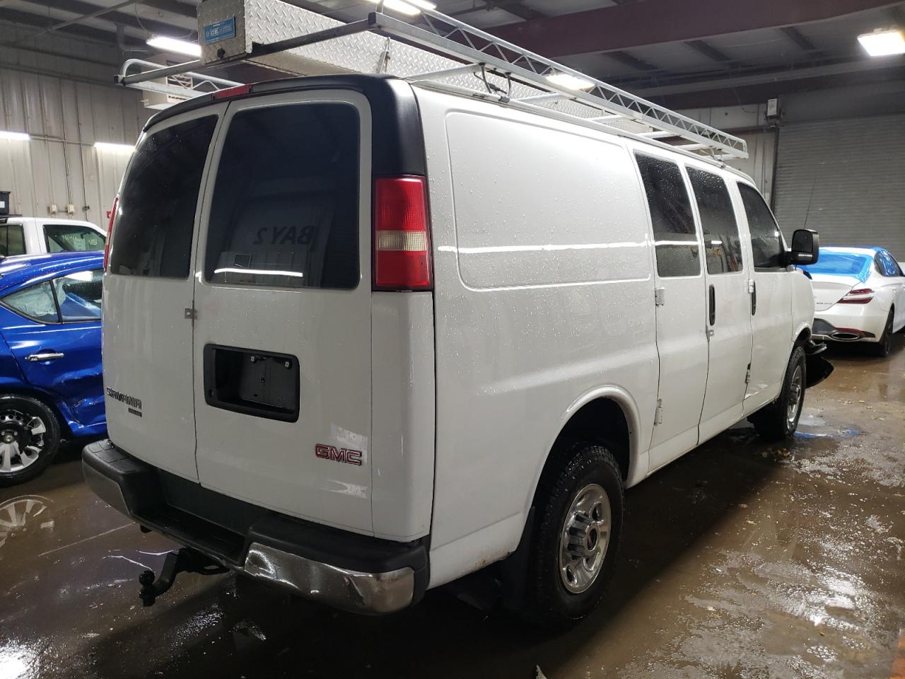 Photo 2 VIN: 1GTW7FCG8C1157579 - GMC SAVANA 