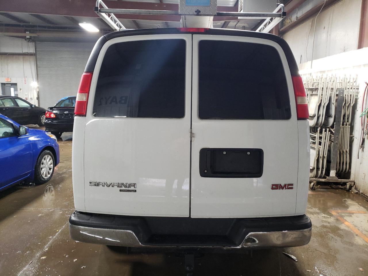 Photo 5 VIN: 1GTW7FCG8C1157579 - GMC SAVANA 