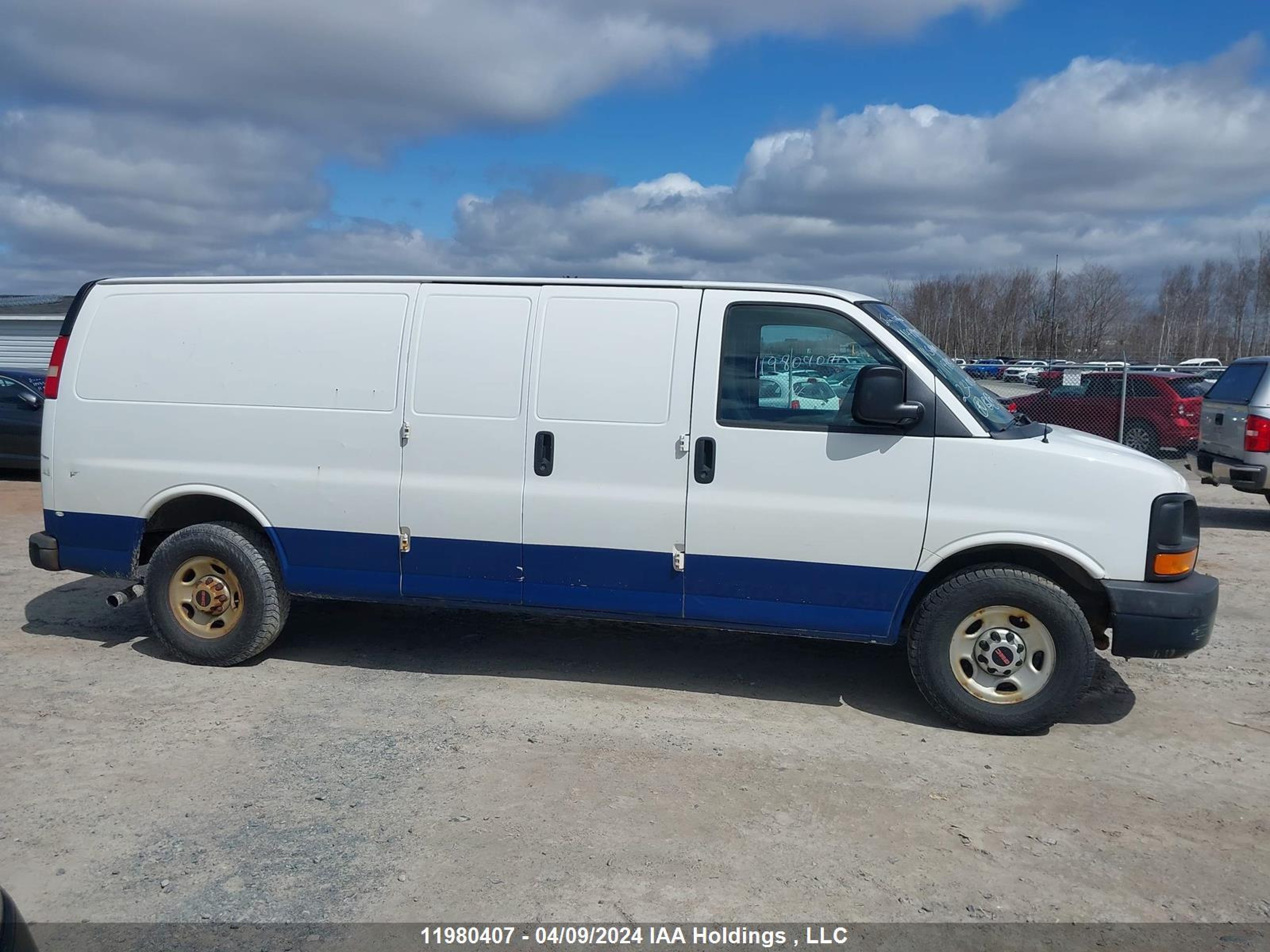 Photo 13 VIN: 1GTW7GCA2E1195877 - GMC SAVANA 