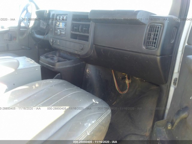 Photo 4 VIN: 1GTW7GCG2B1127482 - GMC SAVANA CARGO VAN 