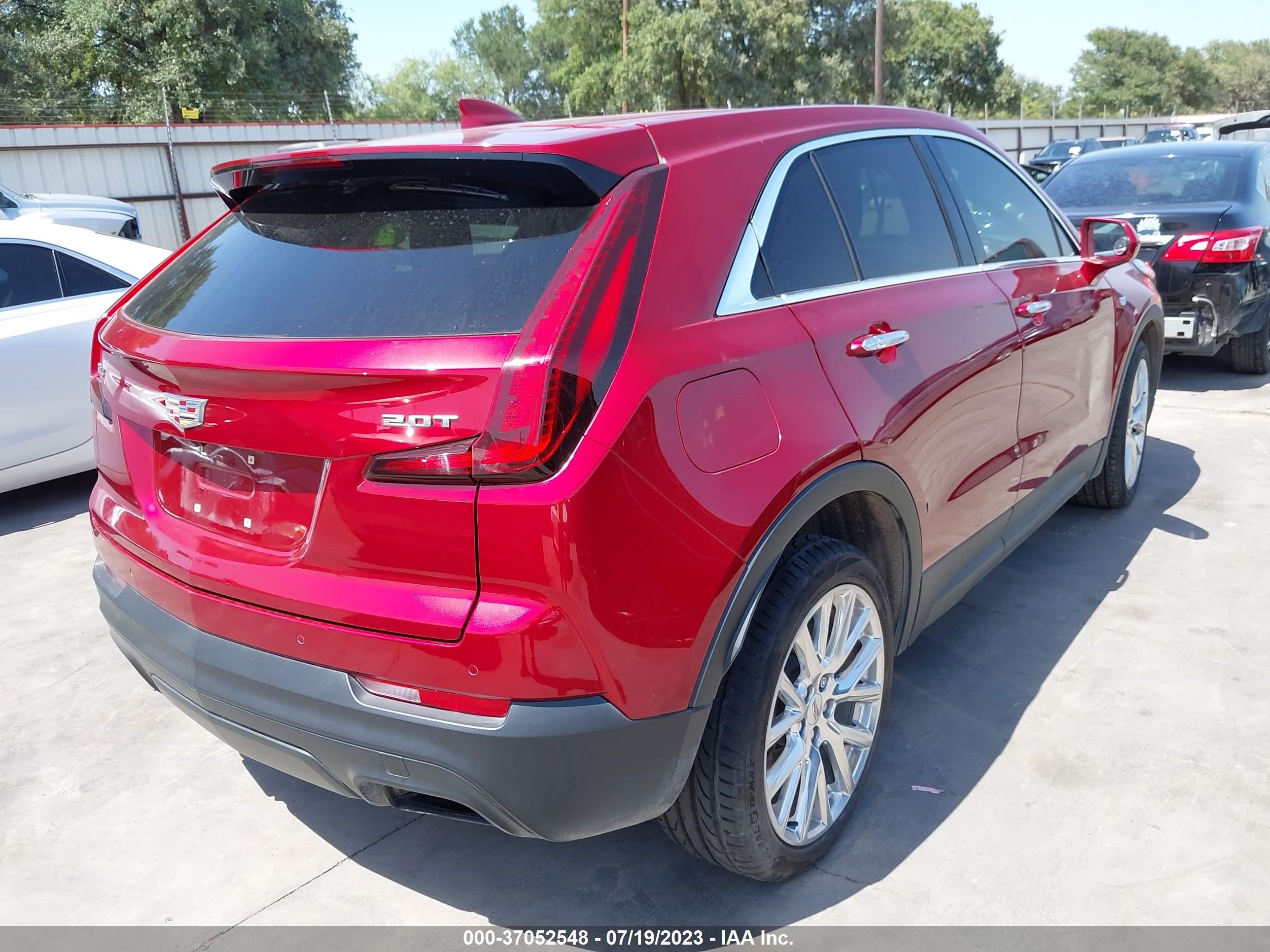 Photo 3 VIN: 1GYAZAR41KF150344 - CADILLAC XT4 