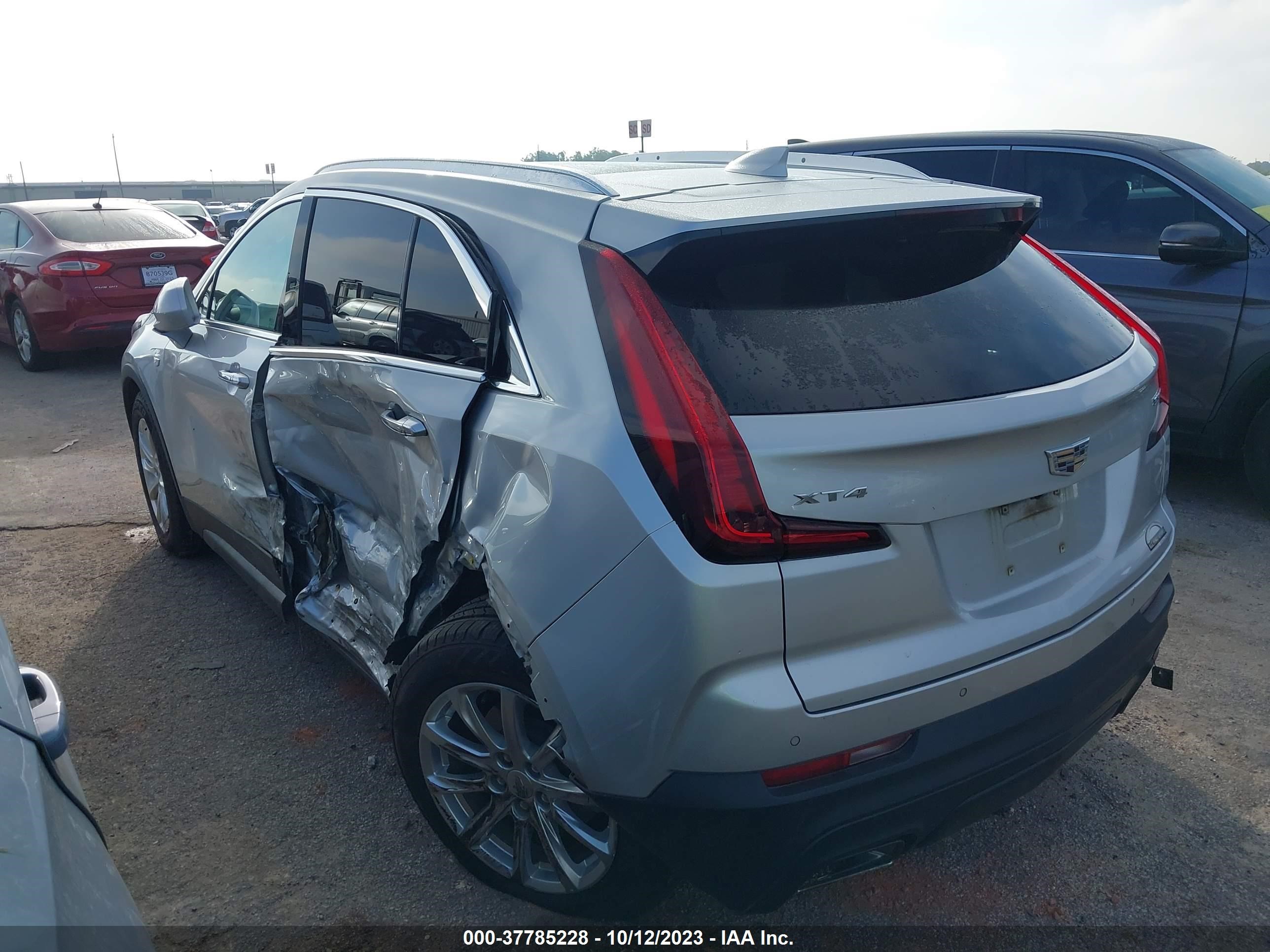 Photo 2 VIN: 1GYAZAR42LF040629 - CADILLAC XT4 