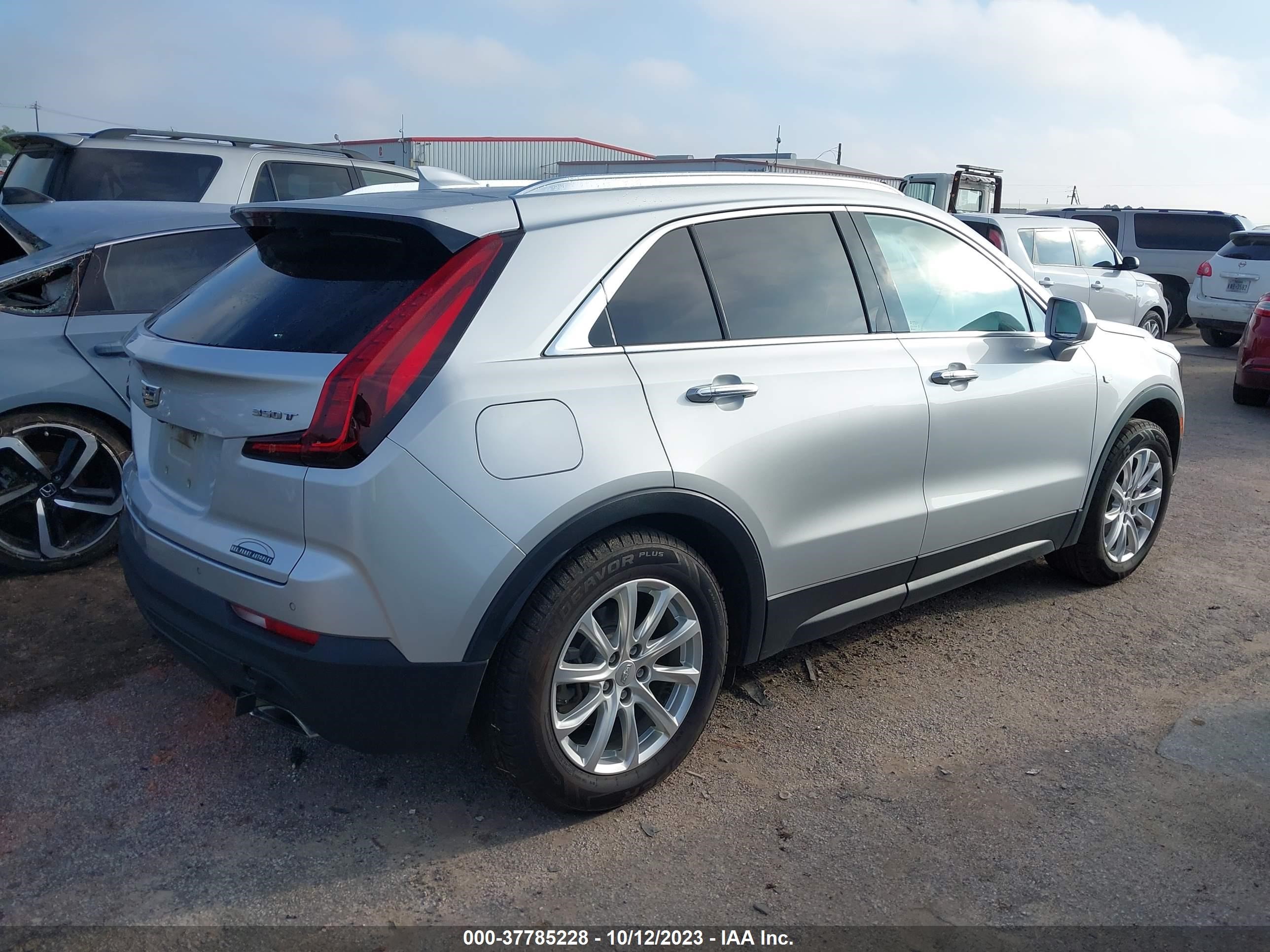 Photo 3 VIN: 1GYAZAR42LF040629 - CADILLAC XT4 