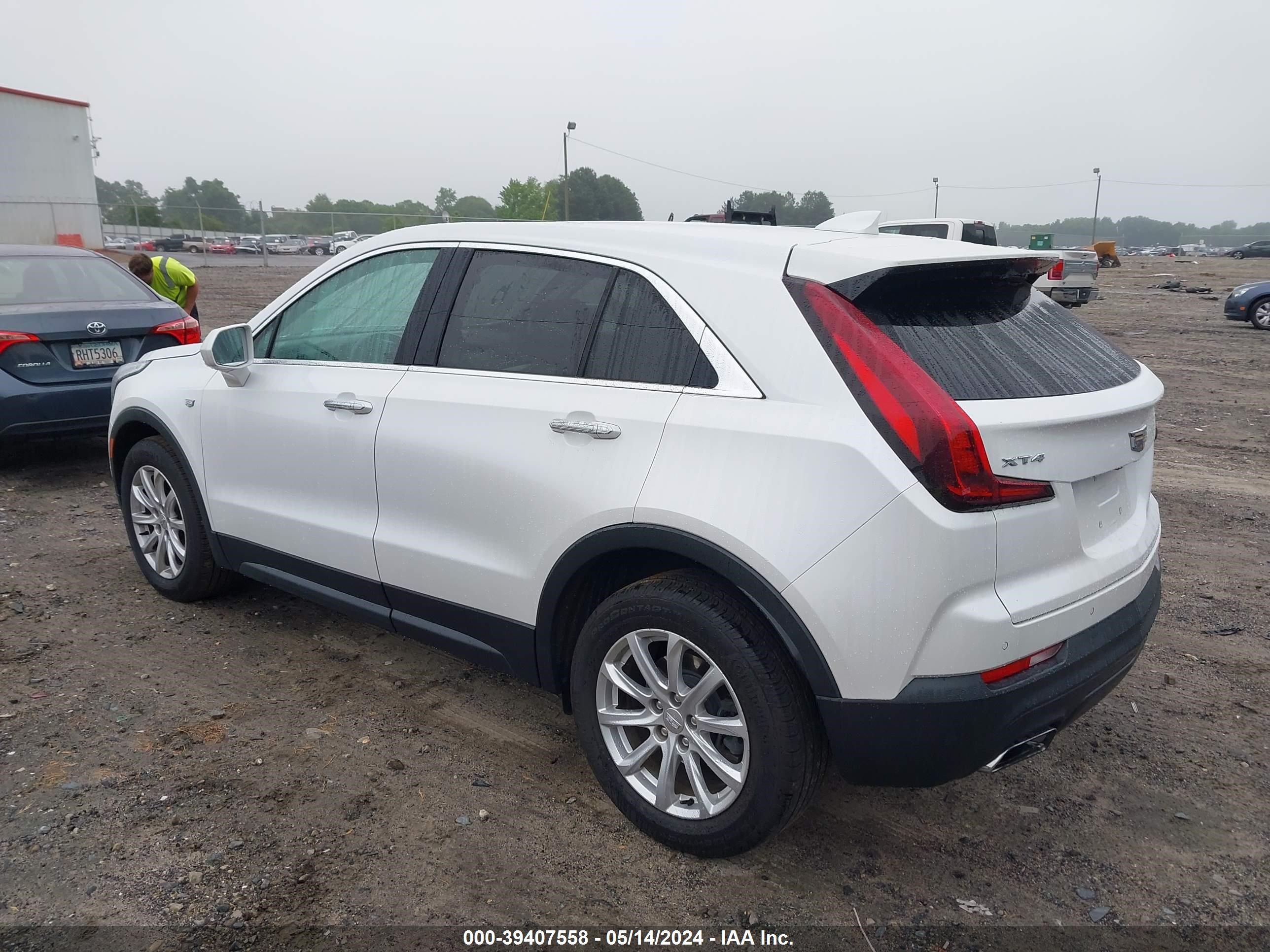 Photo 3 VIN: 1GYAZAR45KF130047 - CADILLAC XT4 