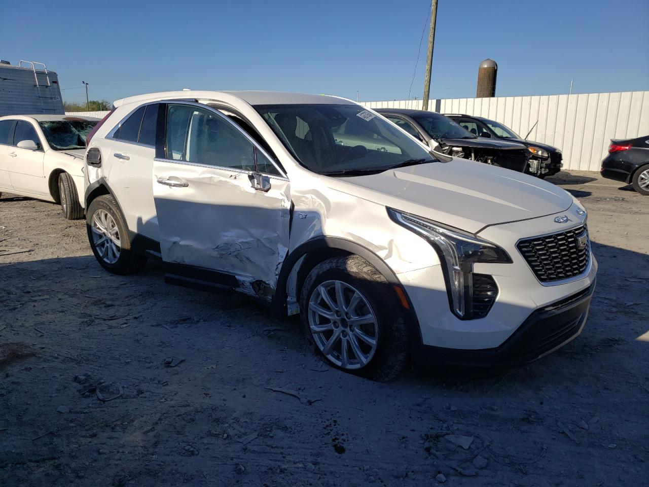 Photo 3 VIN: 1GYAZAR46LF074721 - CADILLAC XT4 