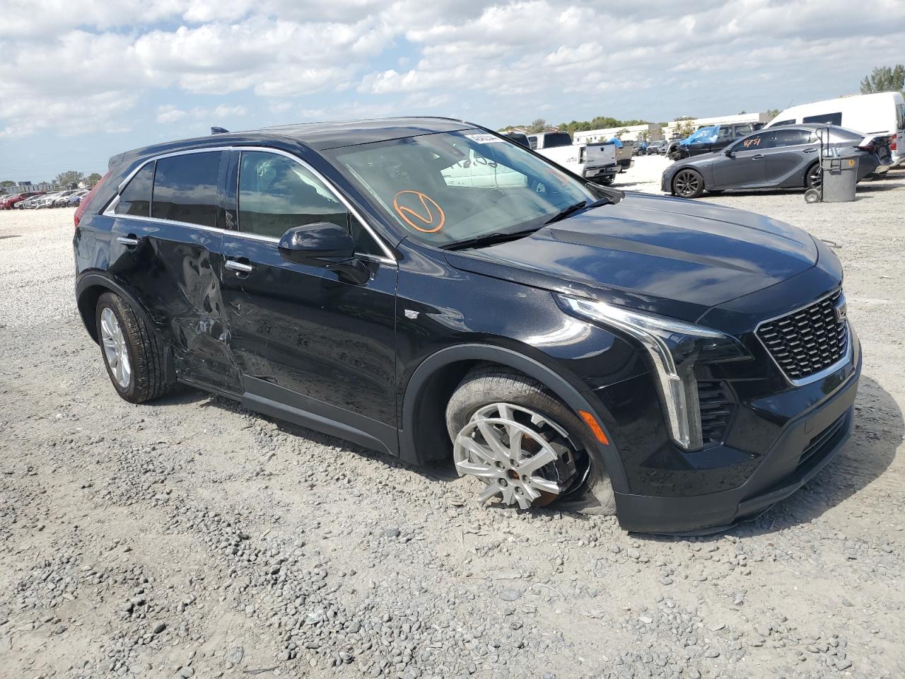 Photo 3 VIN: 1GYAZAR47KF189441 - CADILLAC XT4 