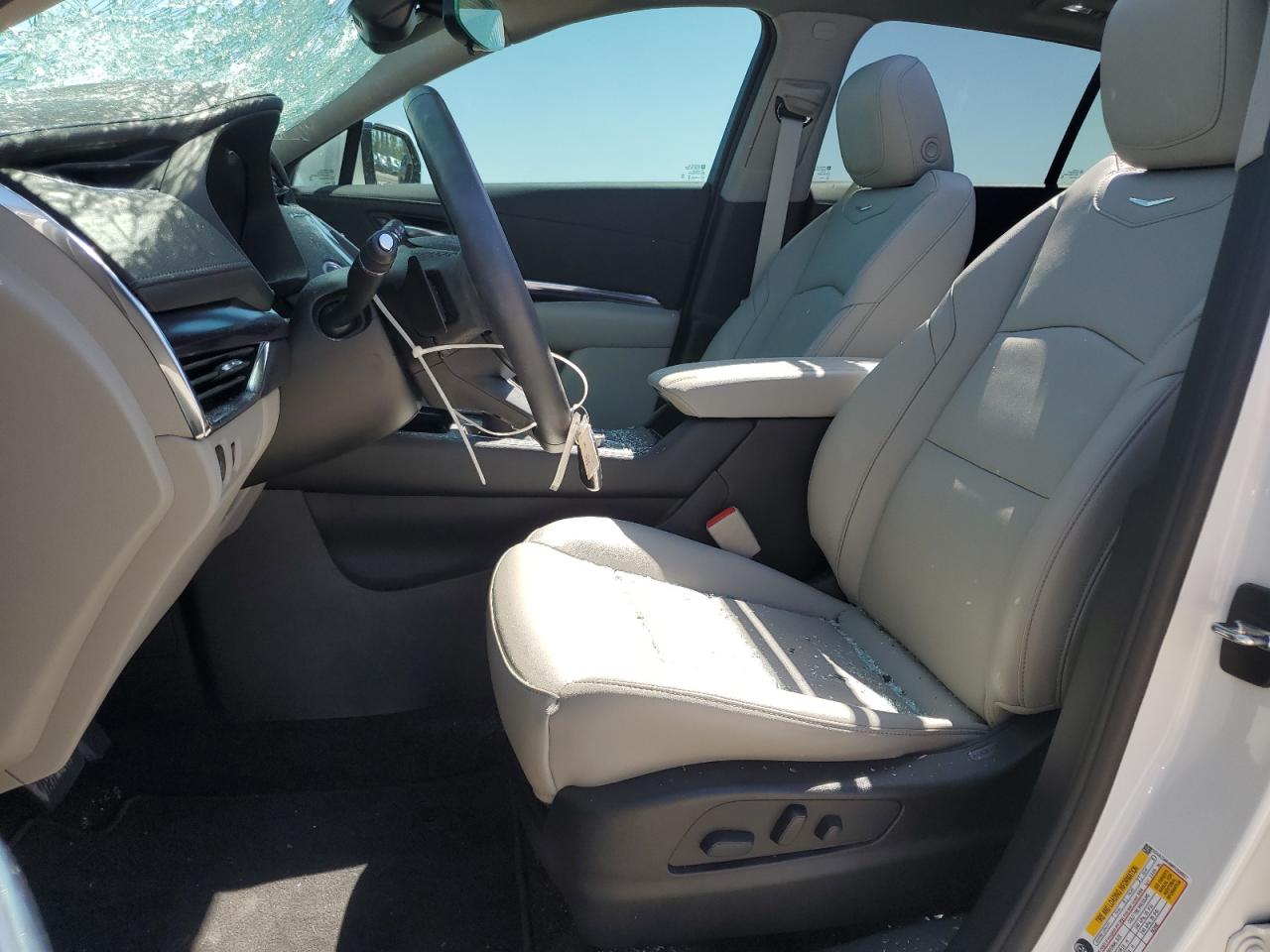 Photo 6 VIN: 1GYAZAR49PF205937 - CADILLAC XT4 