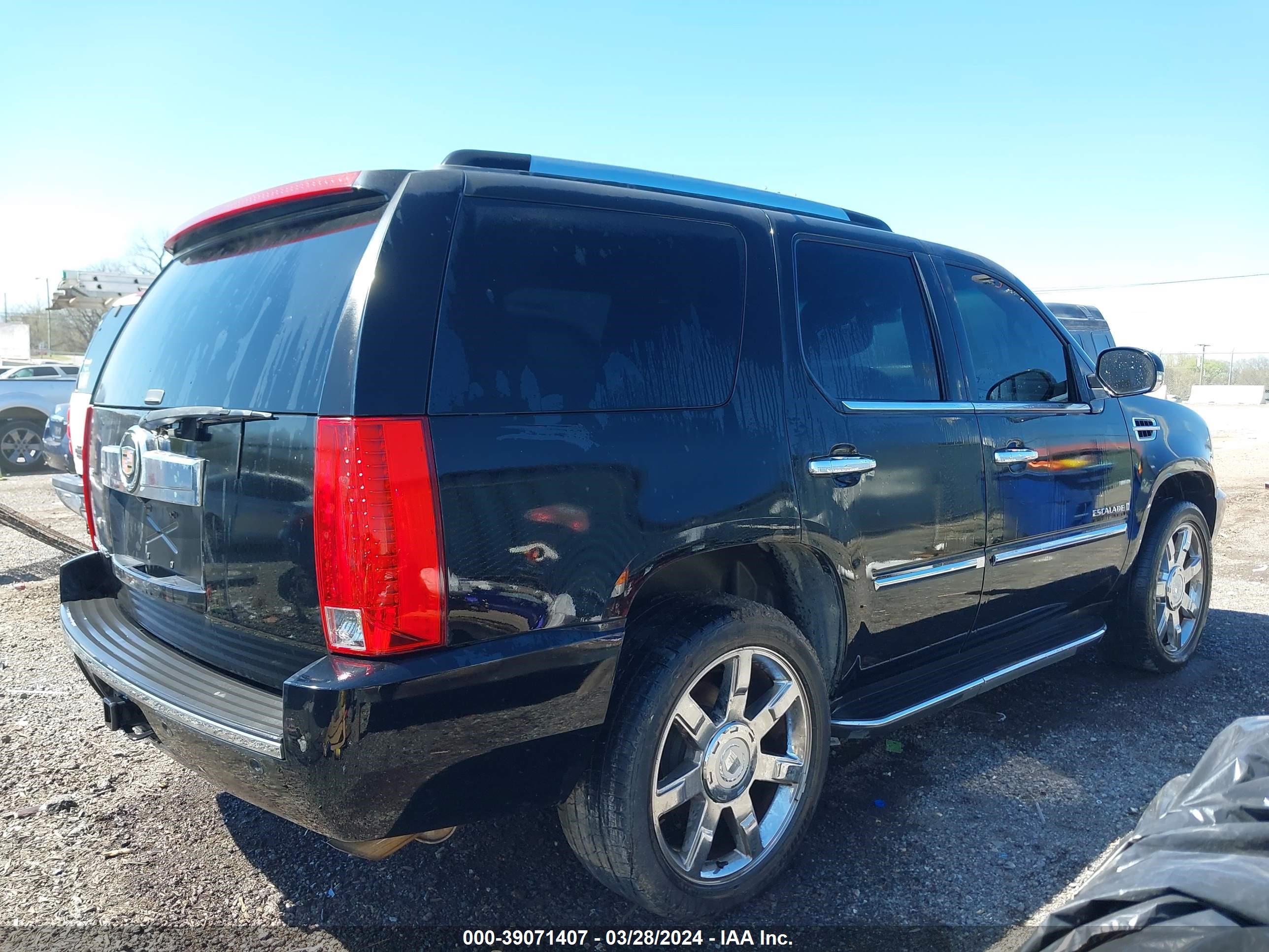 Photo 3 VIN: 1GYEC63817R323118 - CADILLAC ESCALADE 