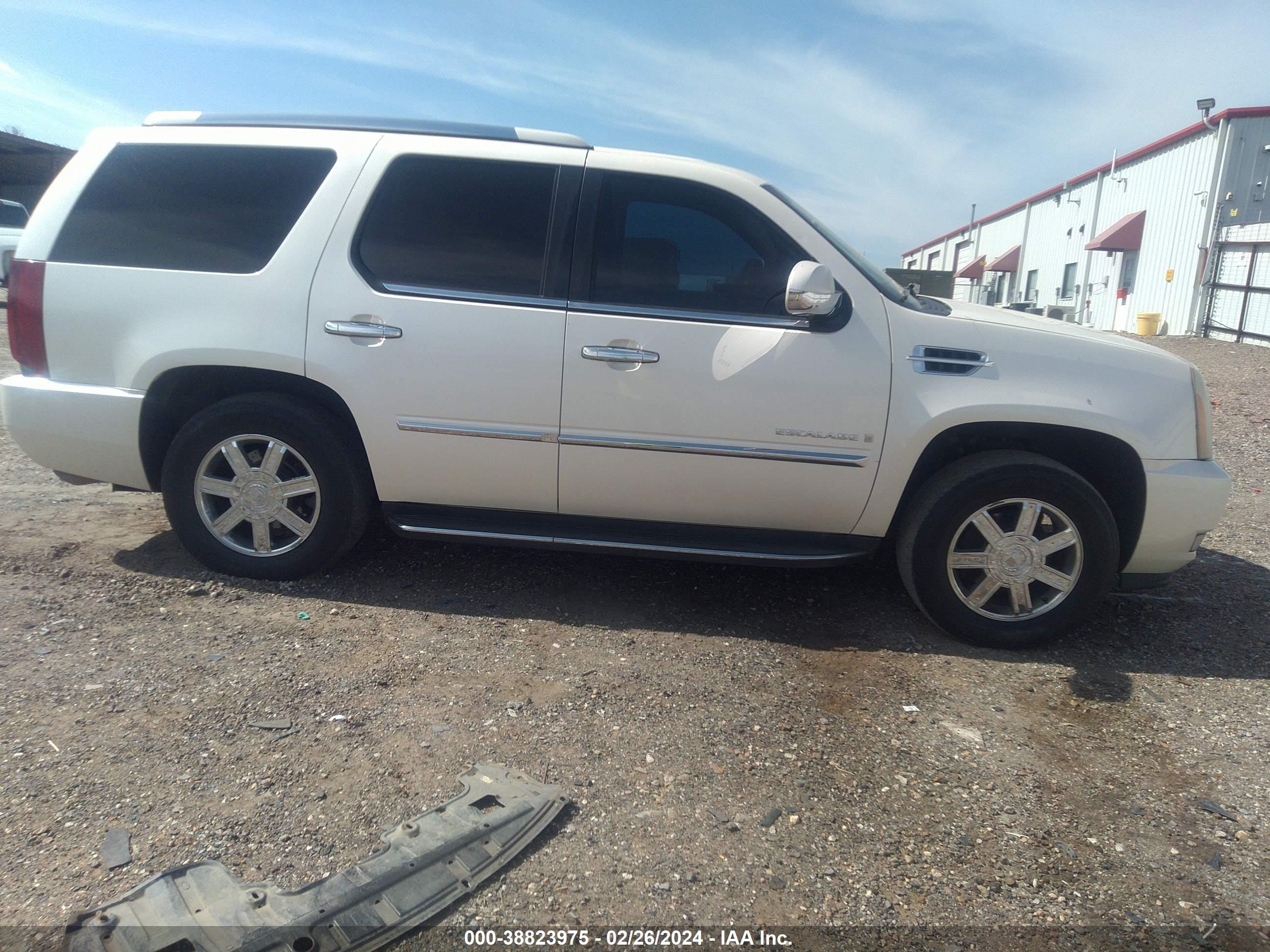 Photo 10 VIN: 1GYEC63827R426600 - CADILLAC ESCALADE 