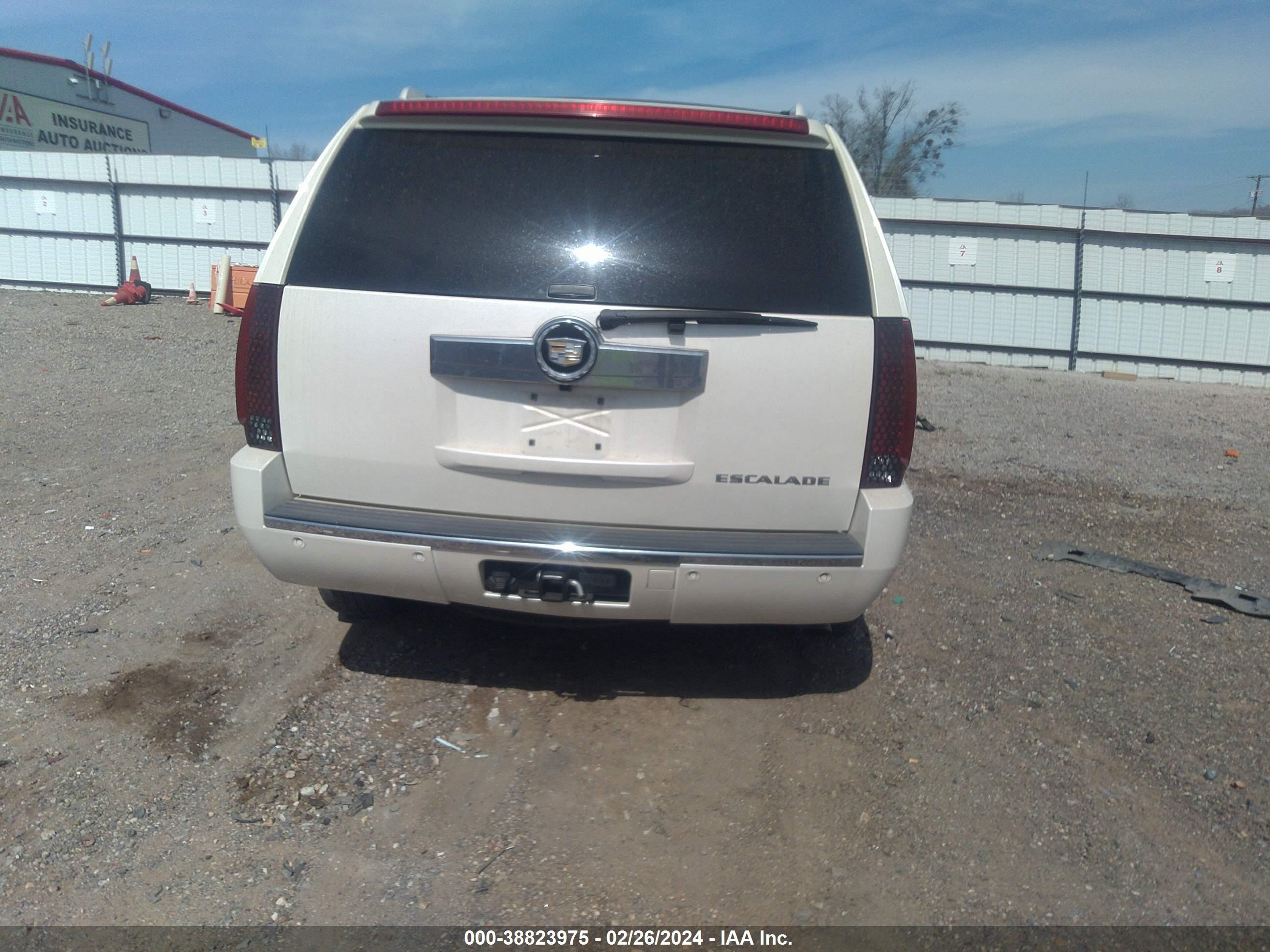 Photo 11 VIN: 1GYEC63827R426600 - CADILLAC ESCALADE 