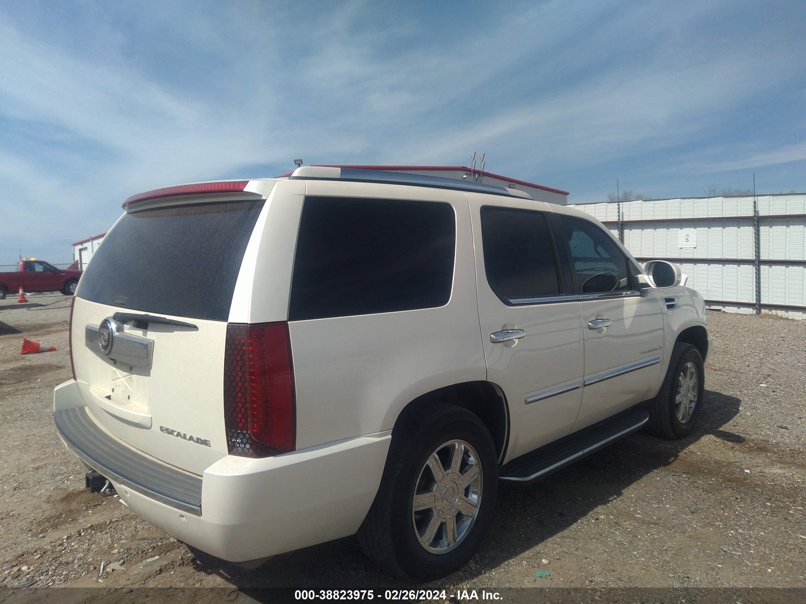 Photo 3 VIN: 1GYEC63827R426600 - CADILLAC ESCALADE 