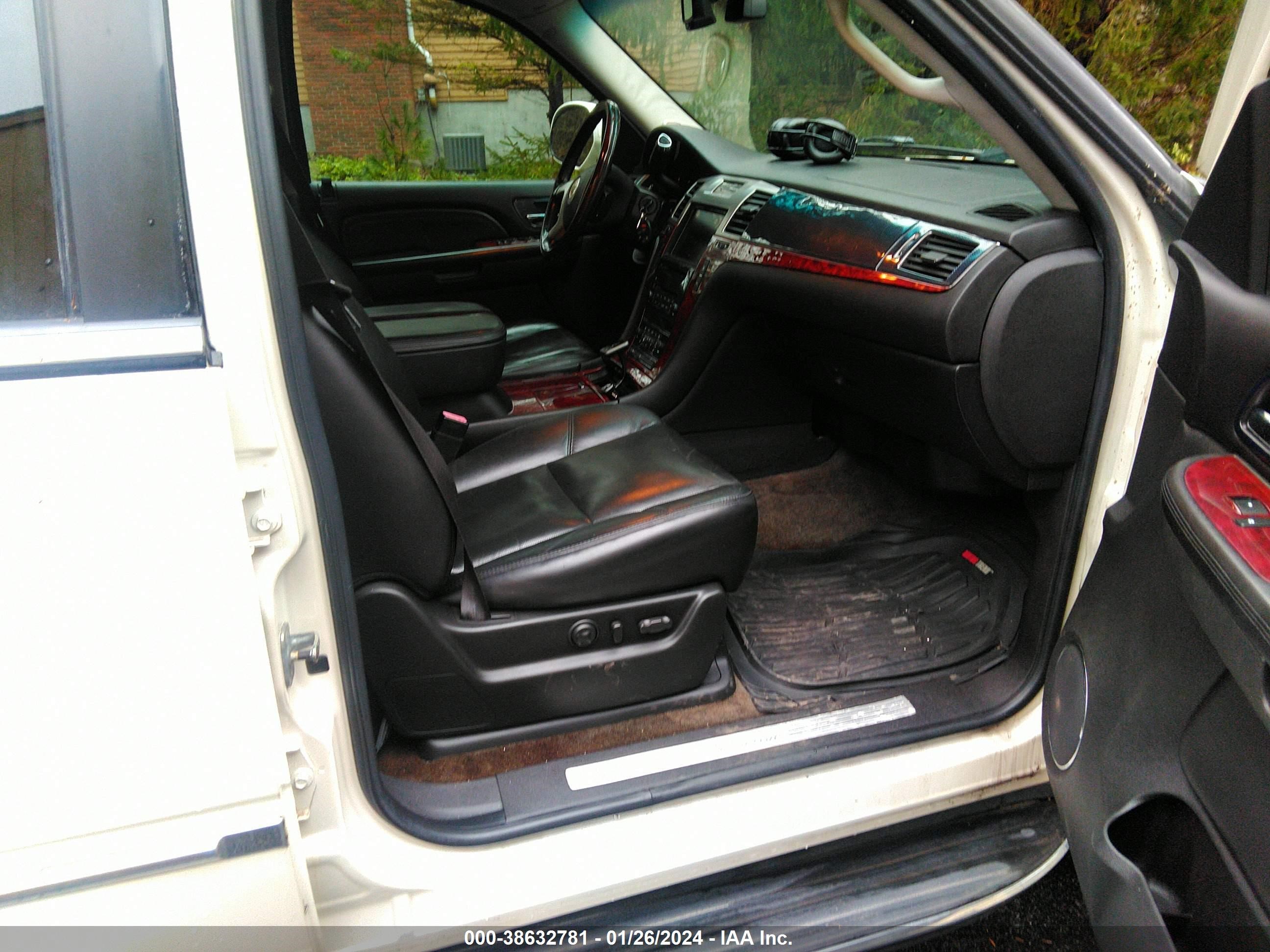 Photo 4 VIN: 1GYEC63837R359554 - CADILLAC ESCALADE 