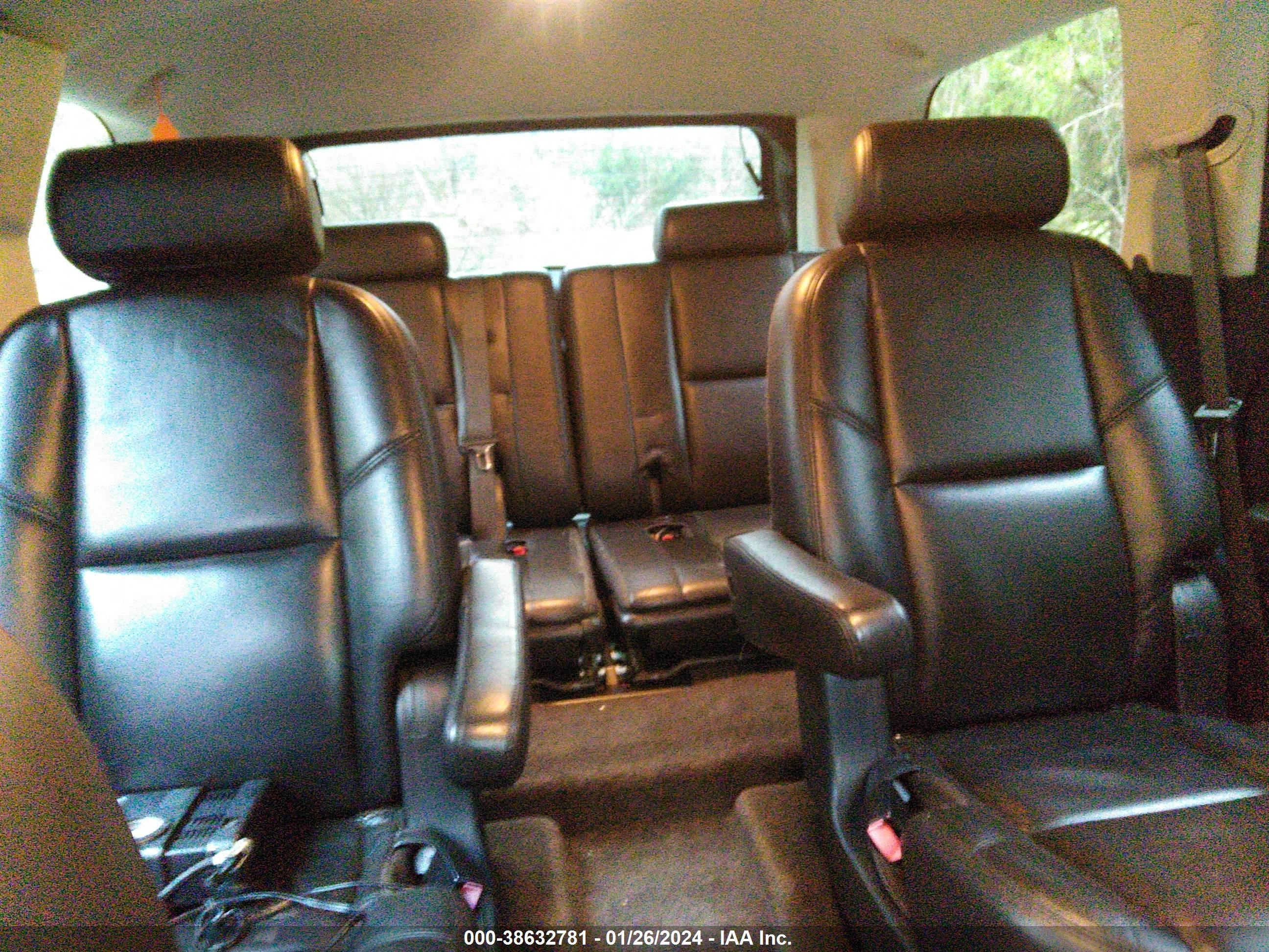 Photo 7 VIN: 1GYEC63837R359554 - CADILLAC ESCALADE 