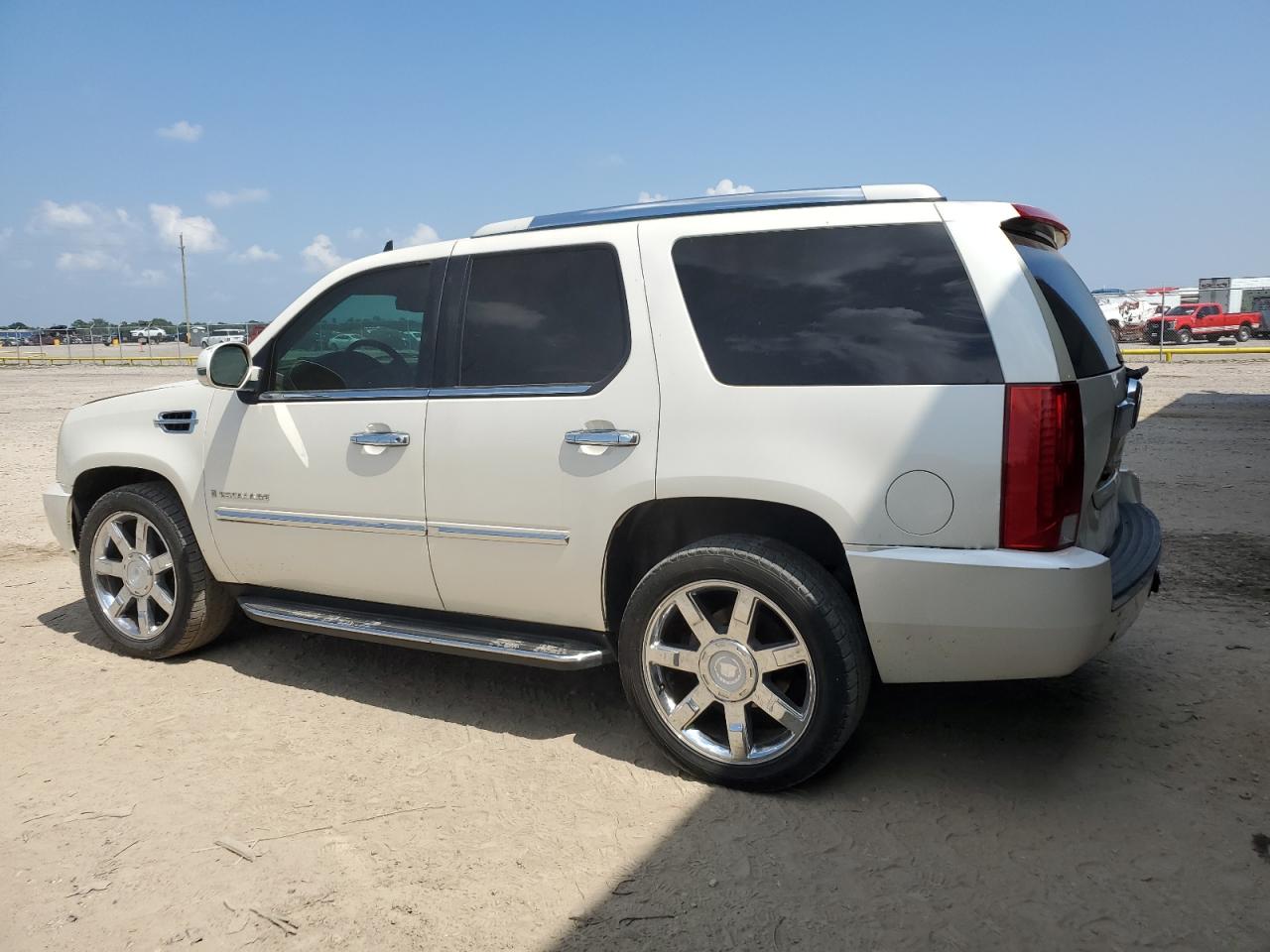 Photo 1 VIN: 1GYEC63838R223054 - CADILLAC ESCALADE 