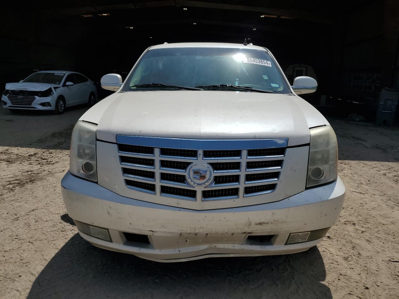 Photo 4 VIN: 1GYEC63838R223054 - CADILLAC ESCALADE 