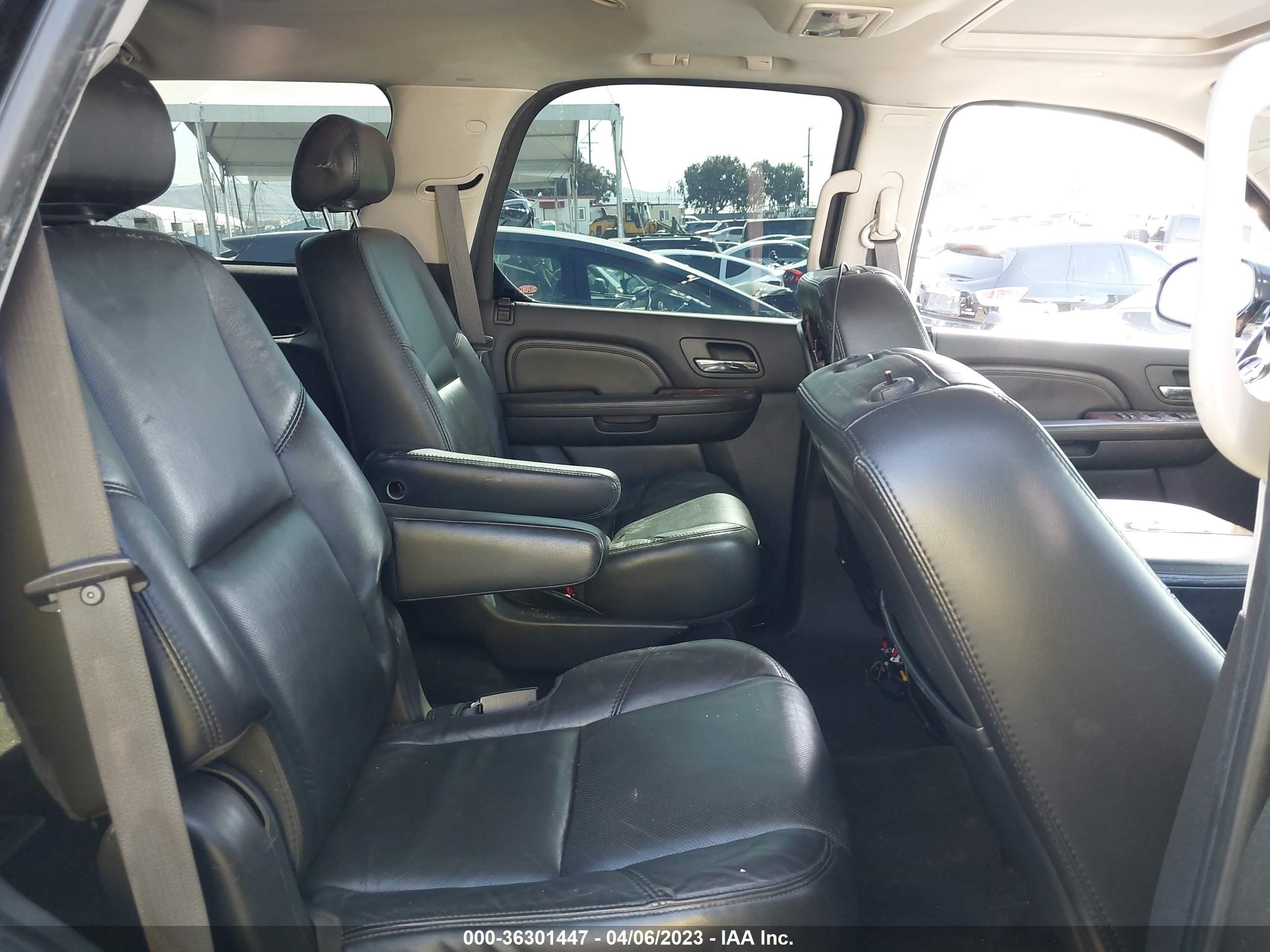 Photo 7 VIN: 1GYEC63847R418885 - CADILLAC ESCALADE 