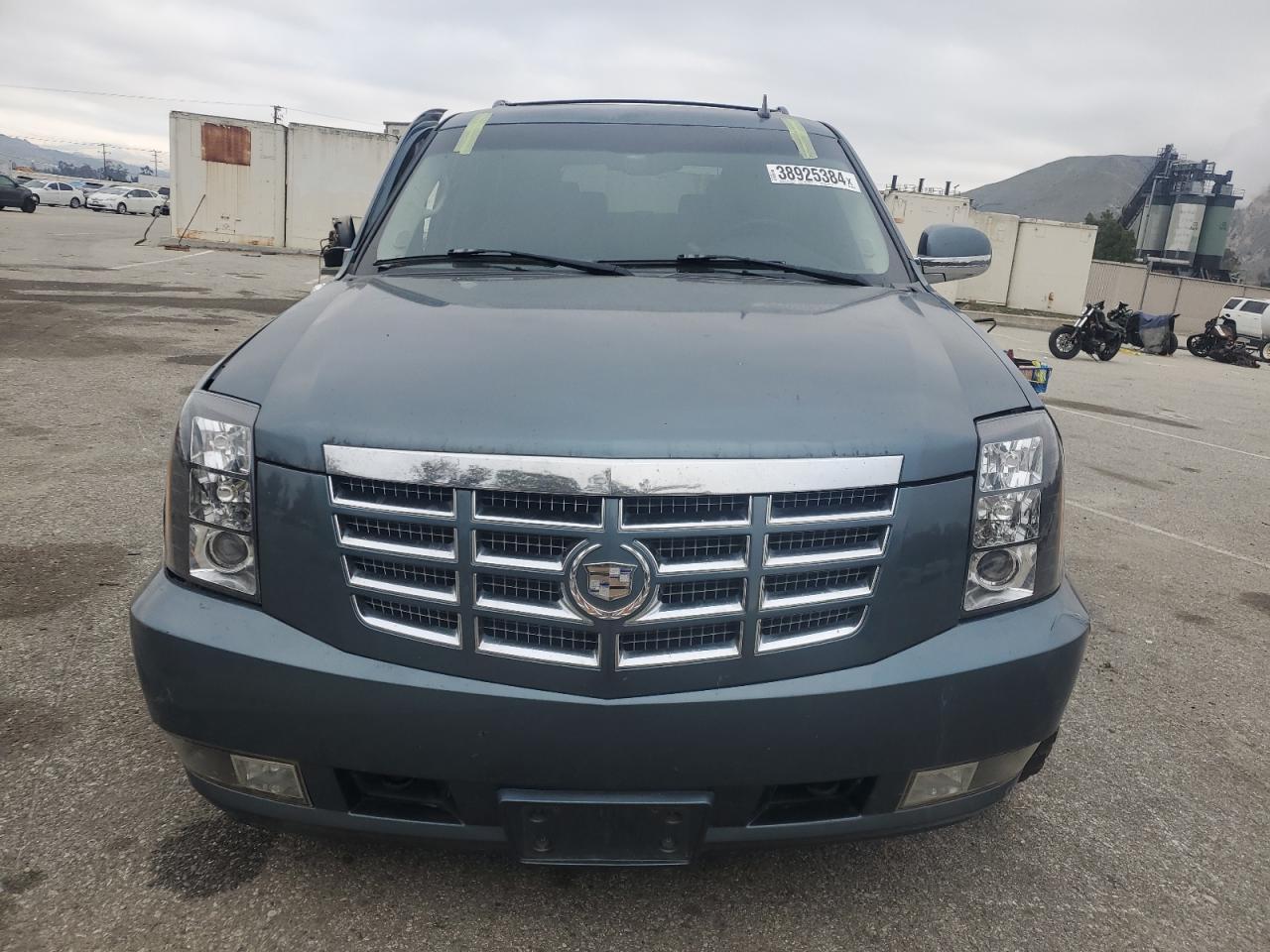 Photo 4 VIN: 1GYEC63868R175484 - CADILLAC ESCALADE 