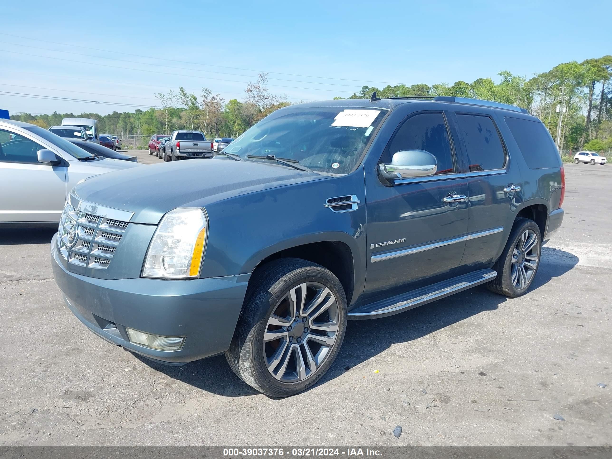 Photo 2 VIN: 1GYEC63898R212172 - CADILLAC ESCALADE 