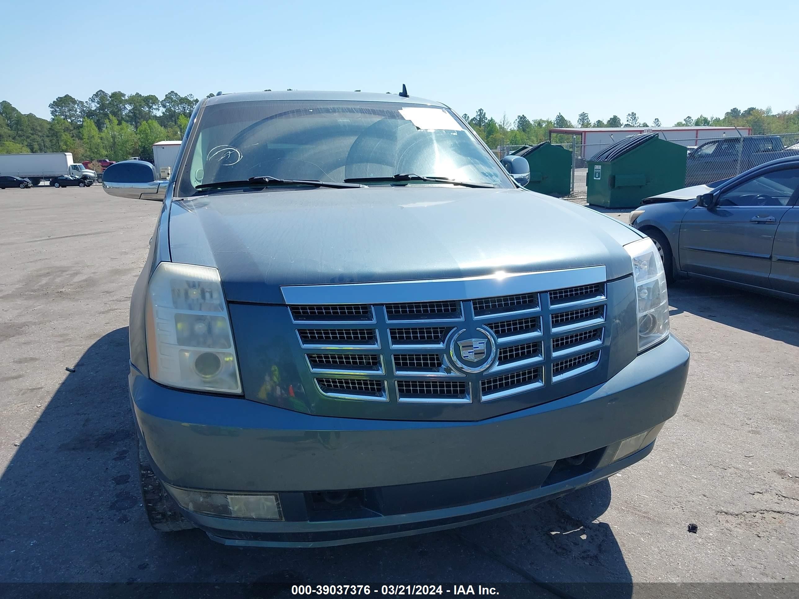 Photo 6 VIN: 1GYEC63898R212172 - CADILLAC ESCALADE 