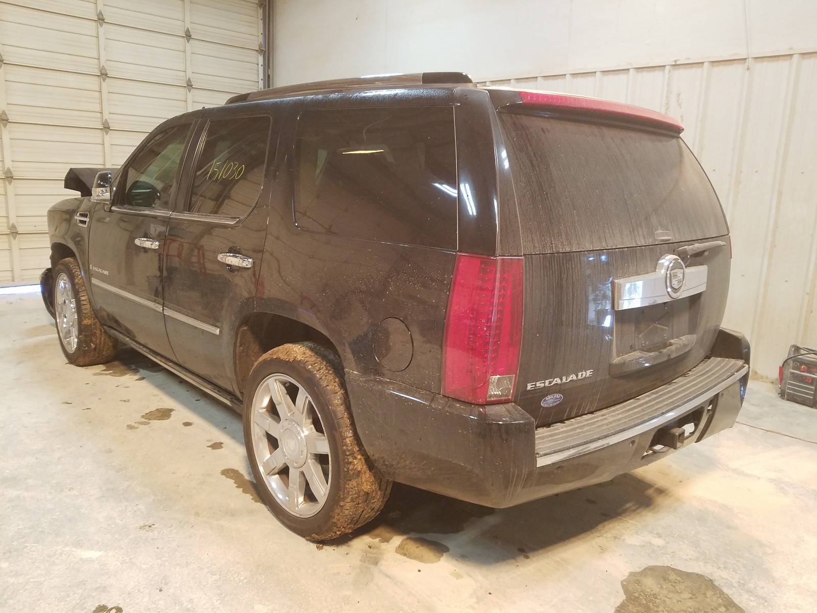 Photo 2 VIN: 1GYEC638X7R284447 - CADILLAC ESCALADE L 