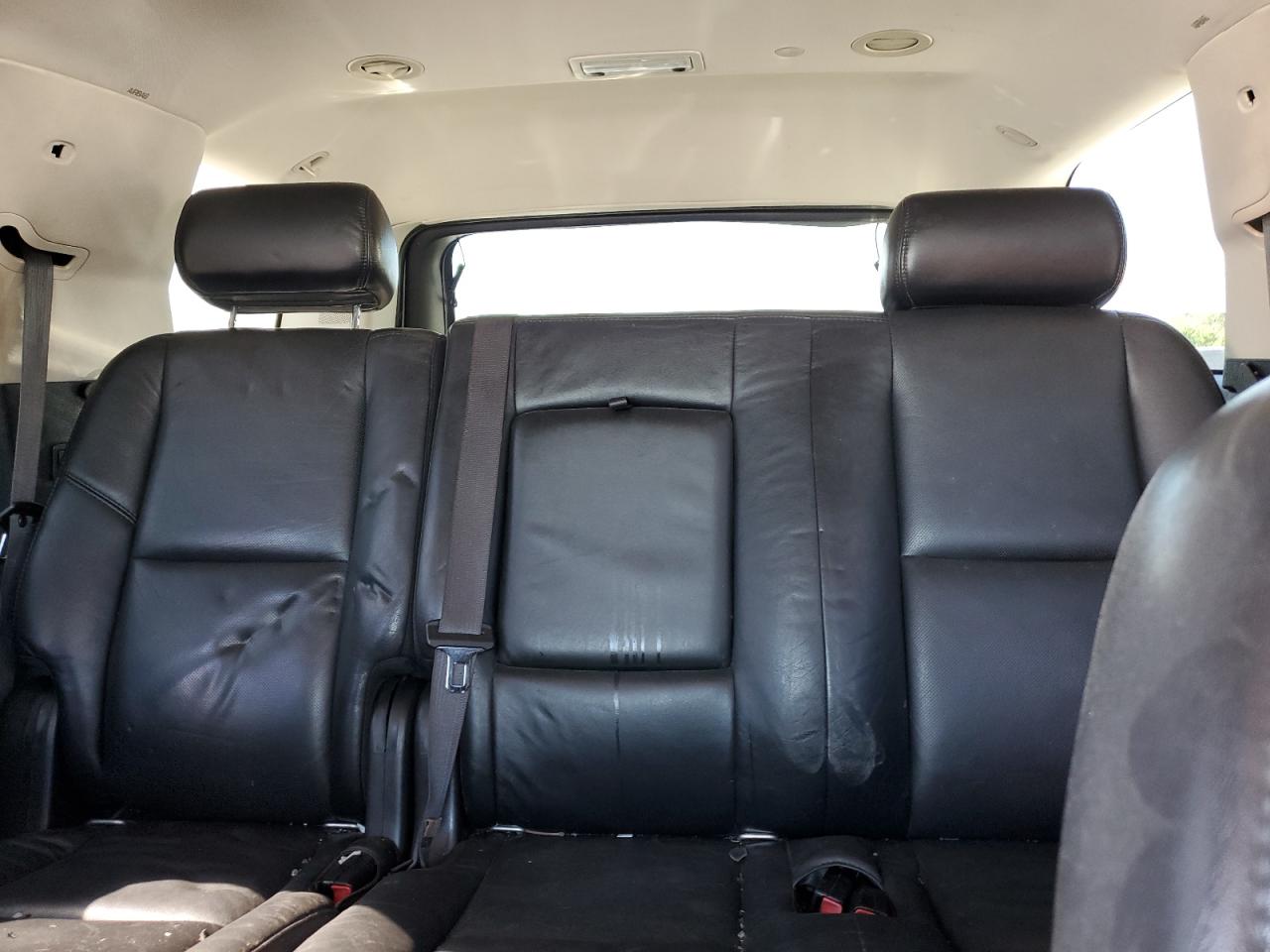 Photo 9 VIN: 1GYEC638X7R354223 - CADILLAC ESCALADE 