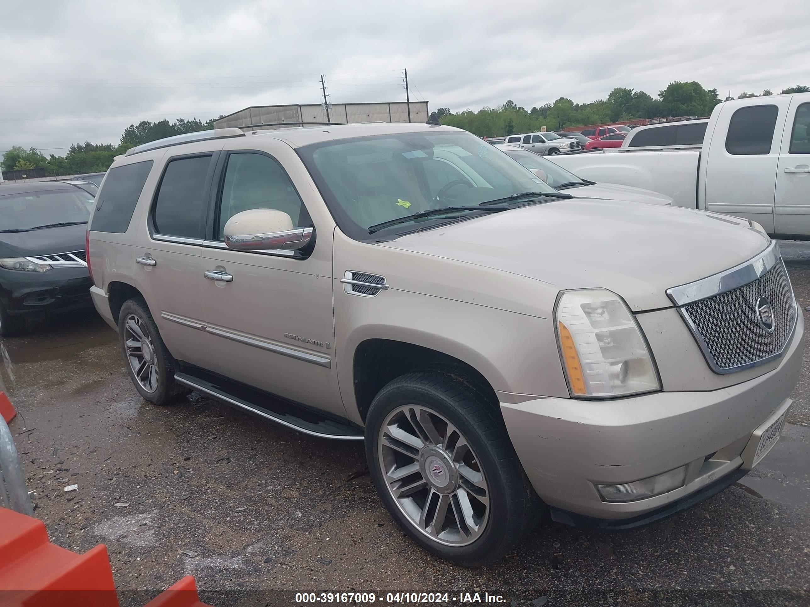 Photo 0 VIN: 1GYEC638X8R185449 - CADILLAC ESCALADE 