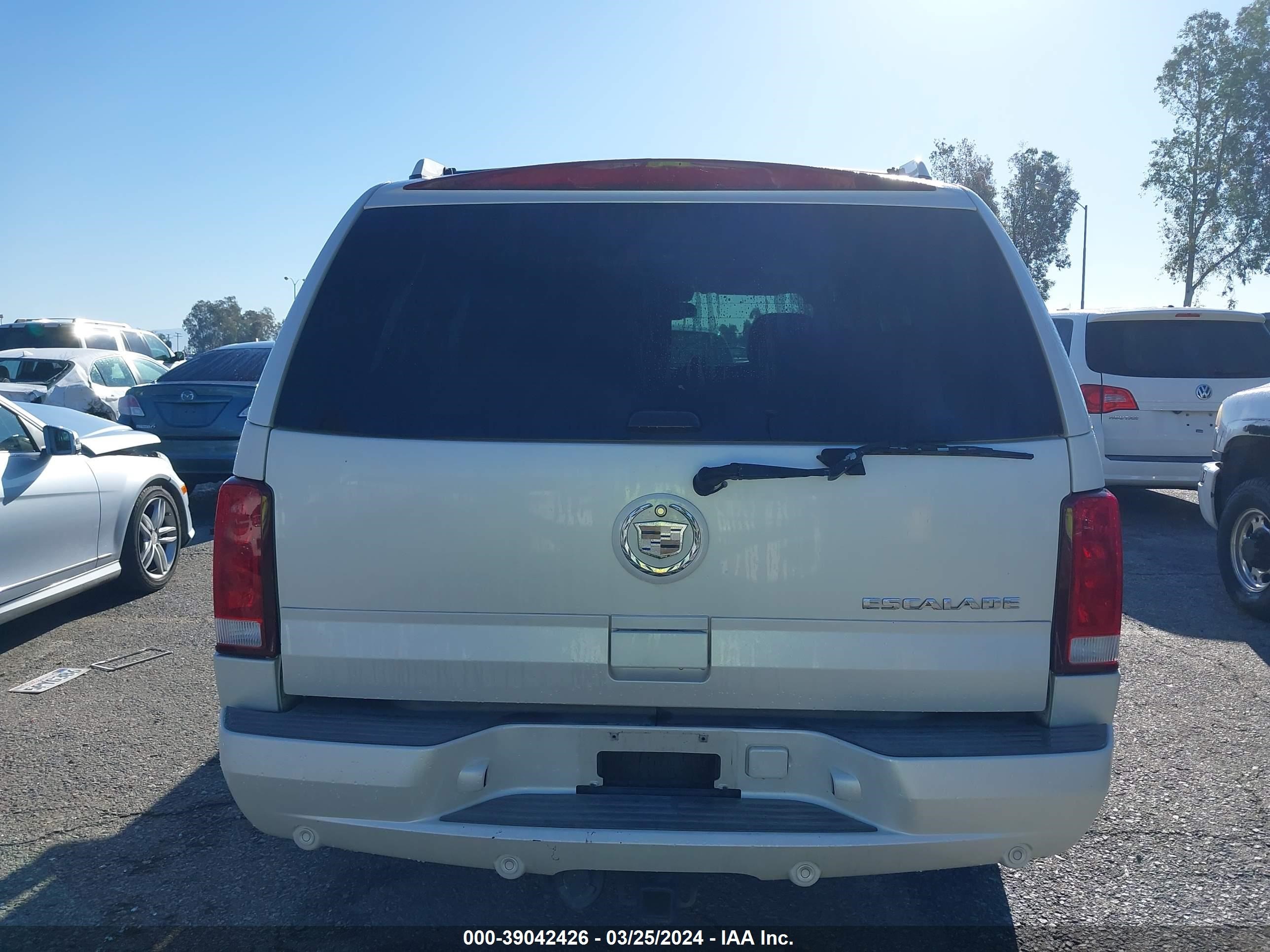 Photo 15 VIN: 1GYEC63N26R160466 - CADILLAC ESCALADE 